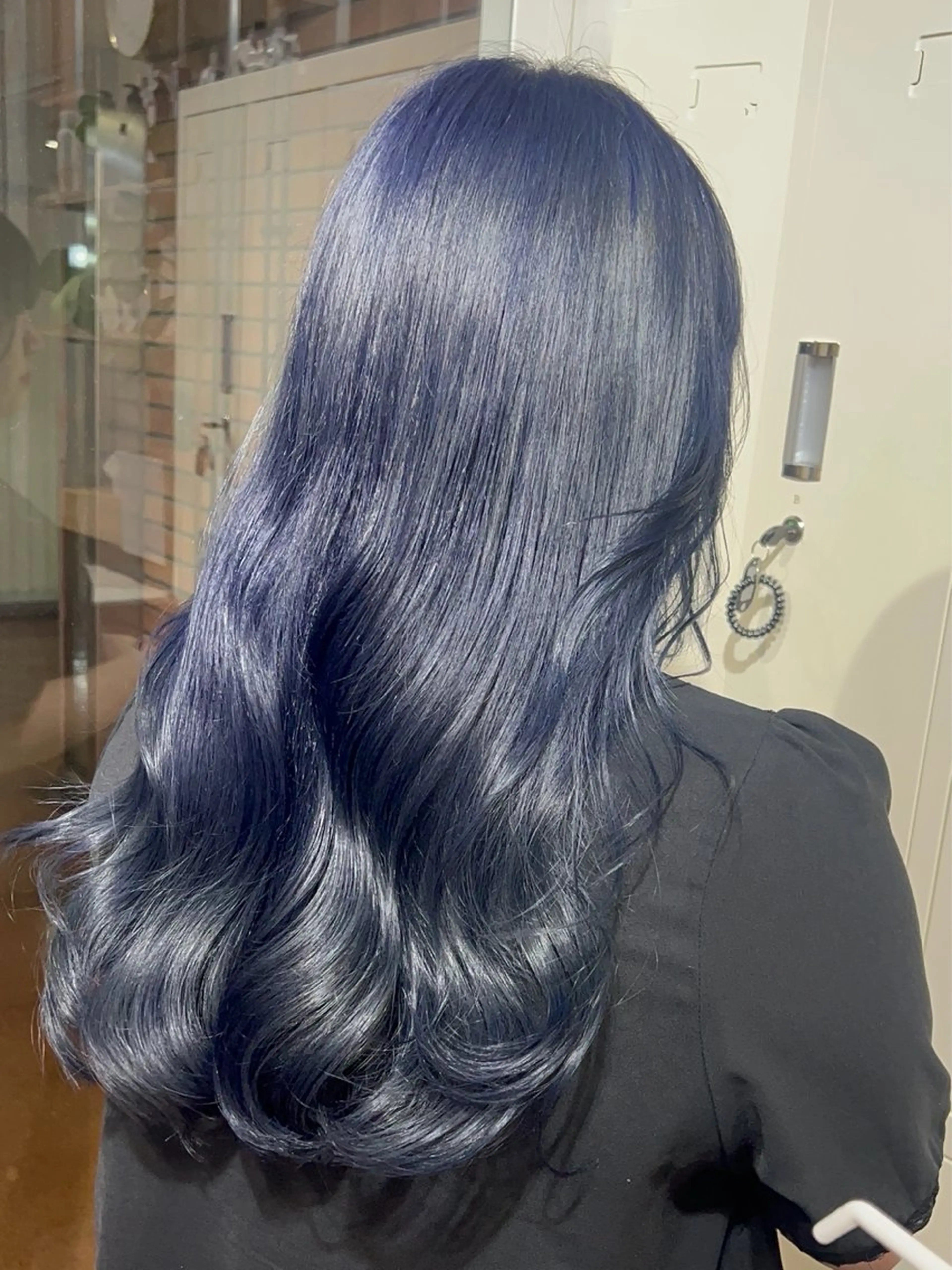 ロング シオン/艶髪/ 暗髪カラーのヘアスタイル