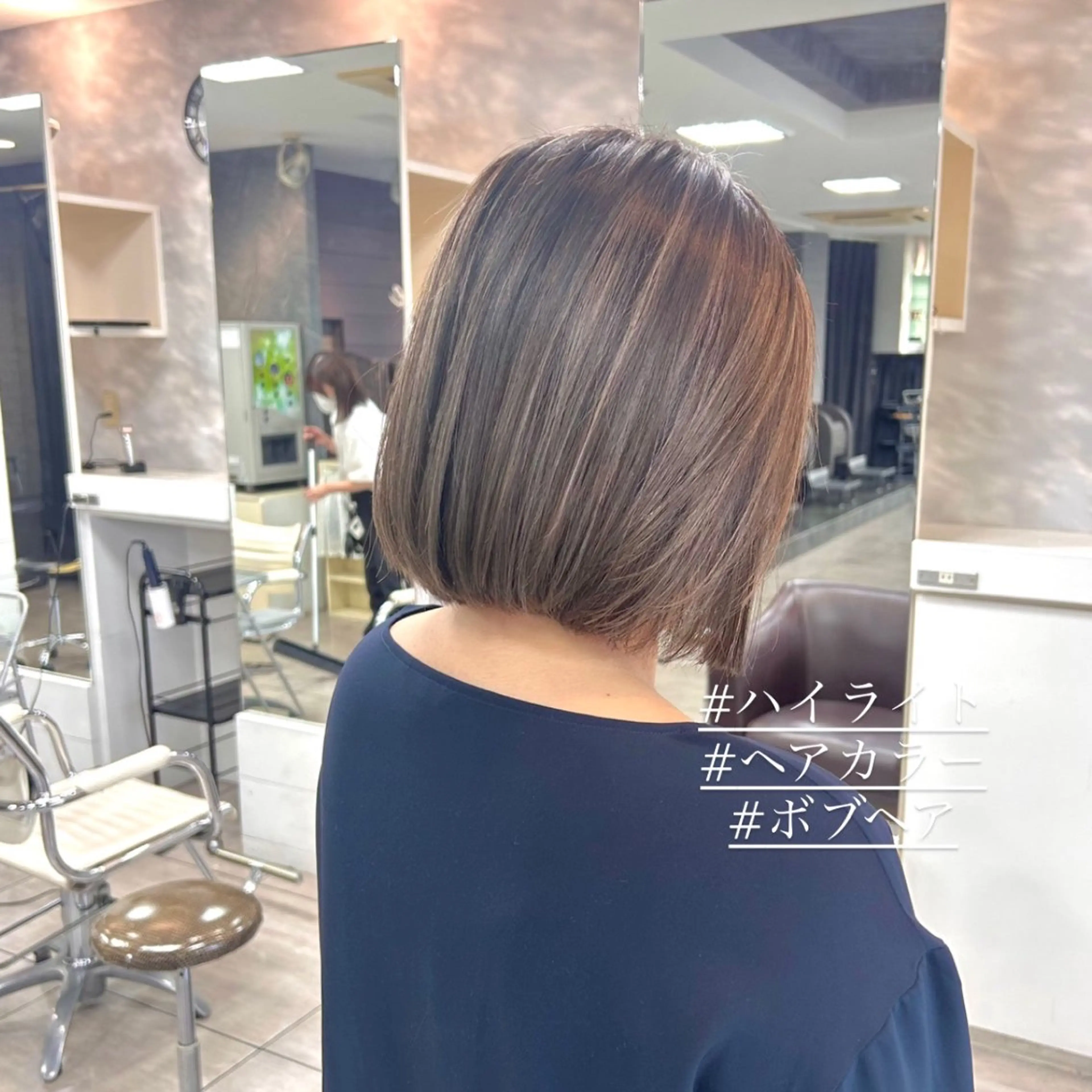 ショート カラー ヘアアレンジ カット ヘアカラー トリートメント ヘッドスパ インナー×縮毛矯正 ピンクカラー澤井里菜のヘアスタイル