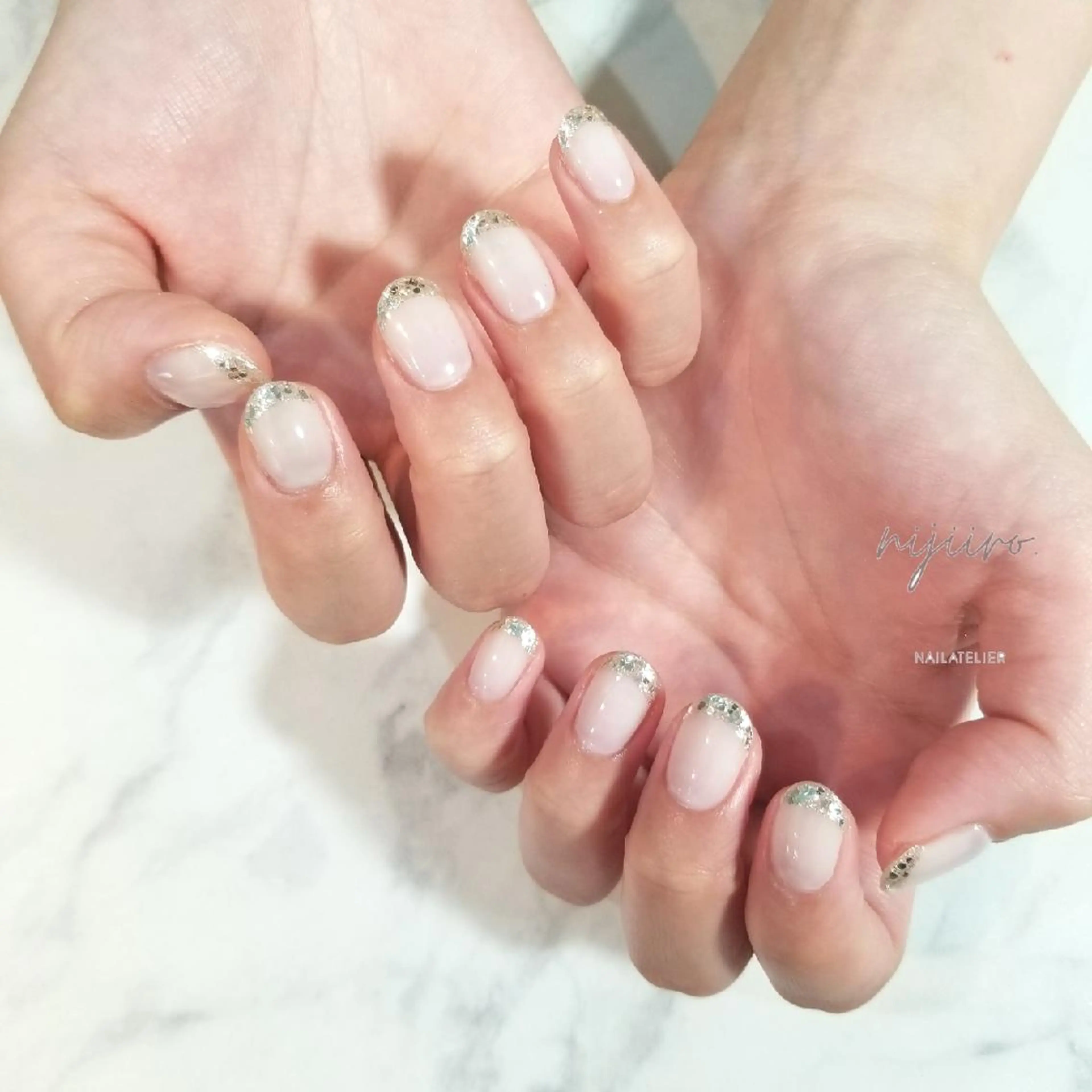 ネイル フレンチネイル ガラスフレンチ ハンドネイル nailatelier nijiiro.所属・nijiiro🌈 サトウのネイルデザイン