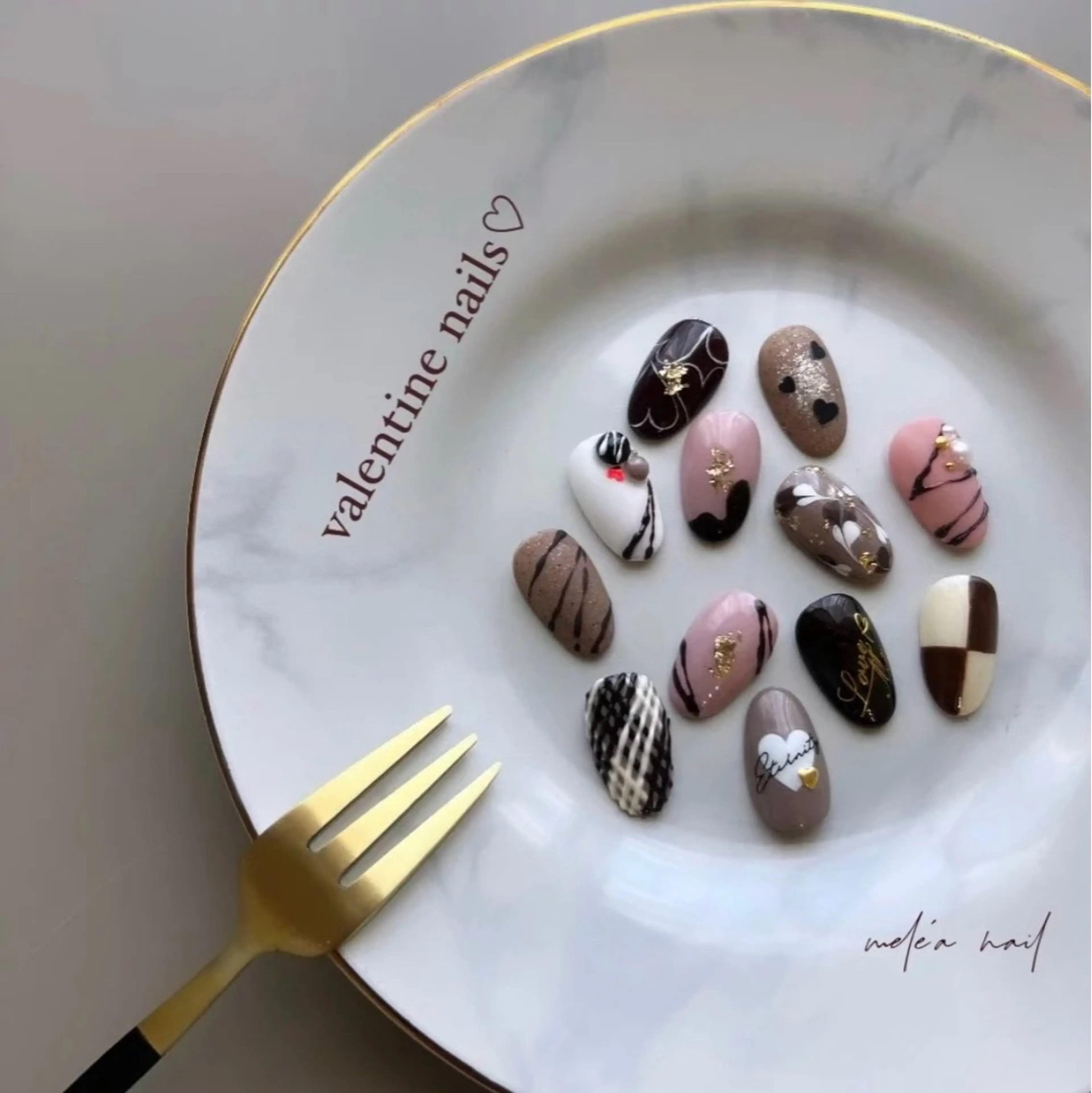 ネイル バレンタイン miho meléanailのネイルデザイン
