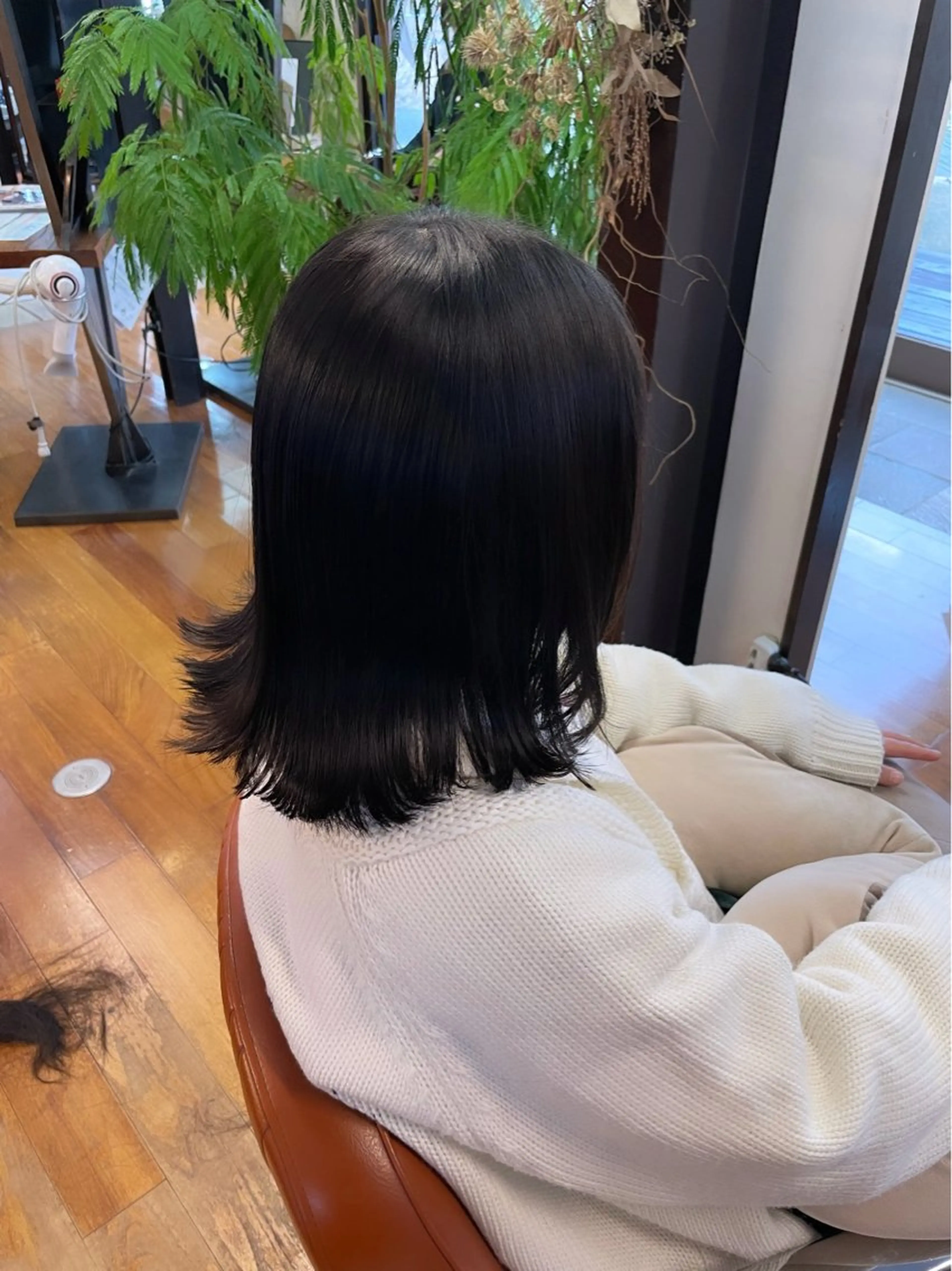 ミディアム 外ハネヘア ayaka |トレンドヘアのヘアスタイル