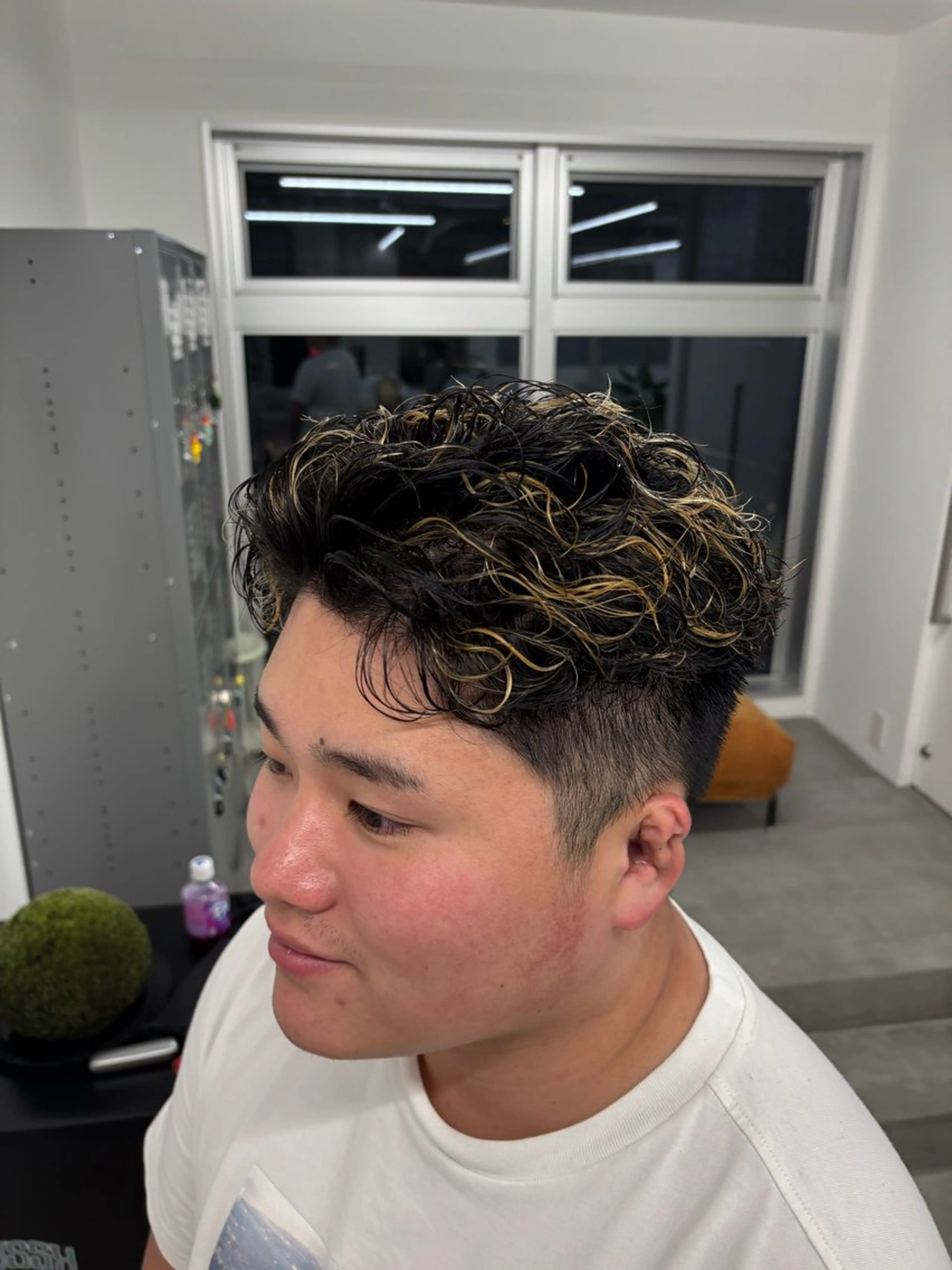 ショート カラー メンズ メンズパーマ なりたひろと / 波巻き/ツイスパのヘアスタイル