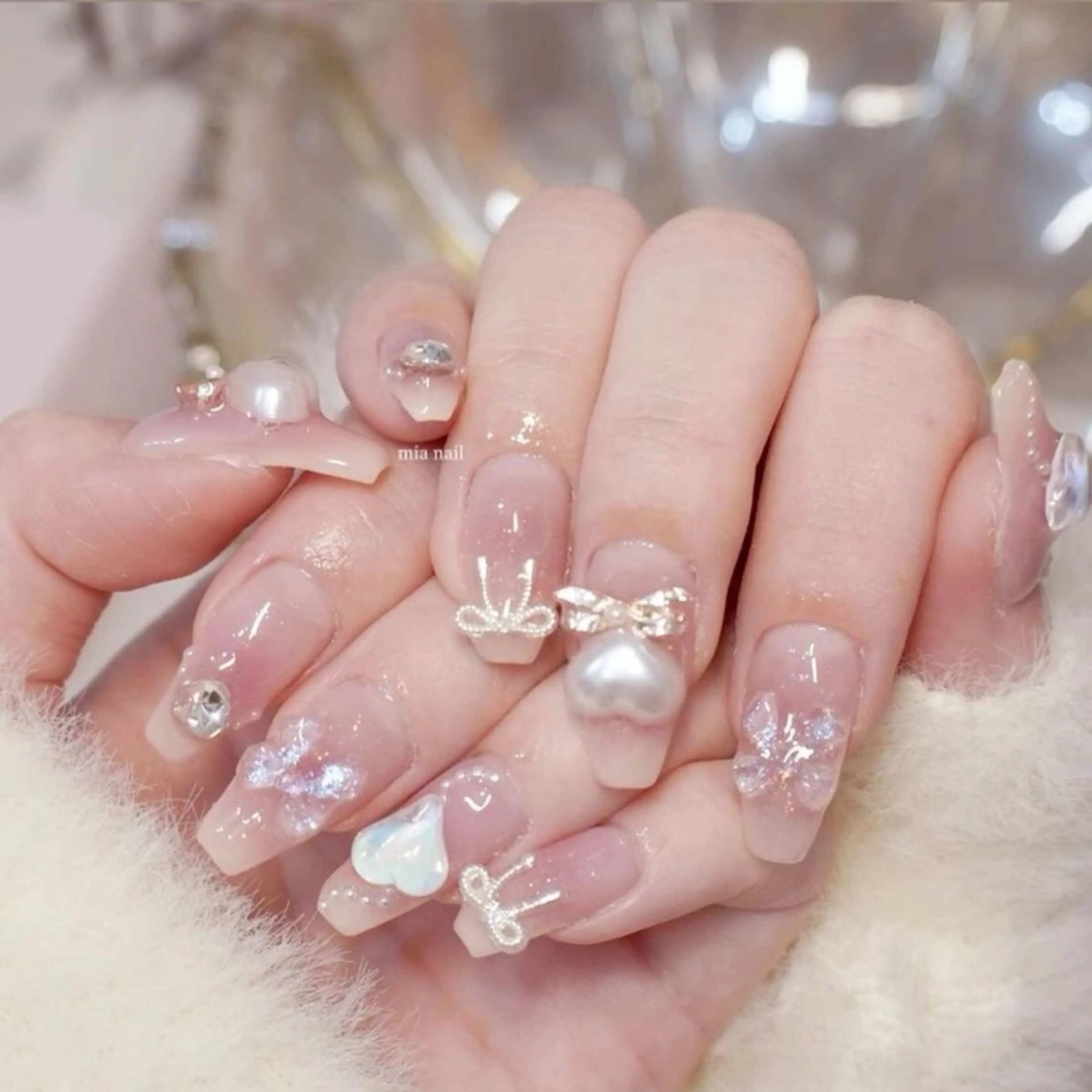 ネイル グラデーション ラメ(グリッター) マグネットネイル ミラーネイル ニュアンスネイル ハンドネイル Lumi de nails所属・Lumi de nailsのネイルデザイン