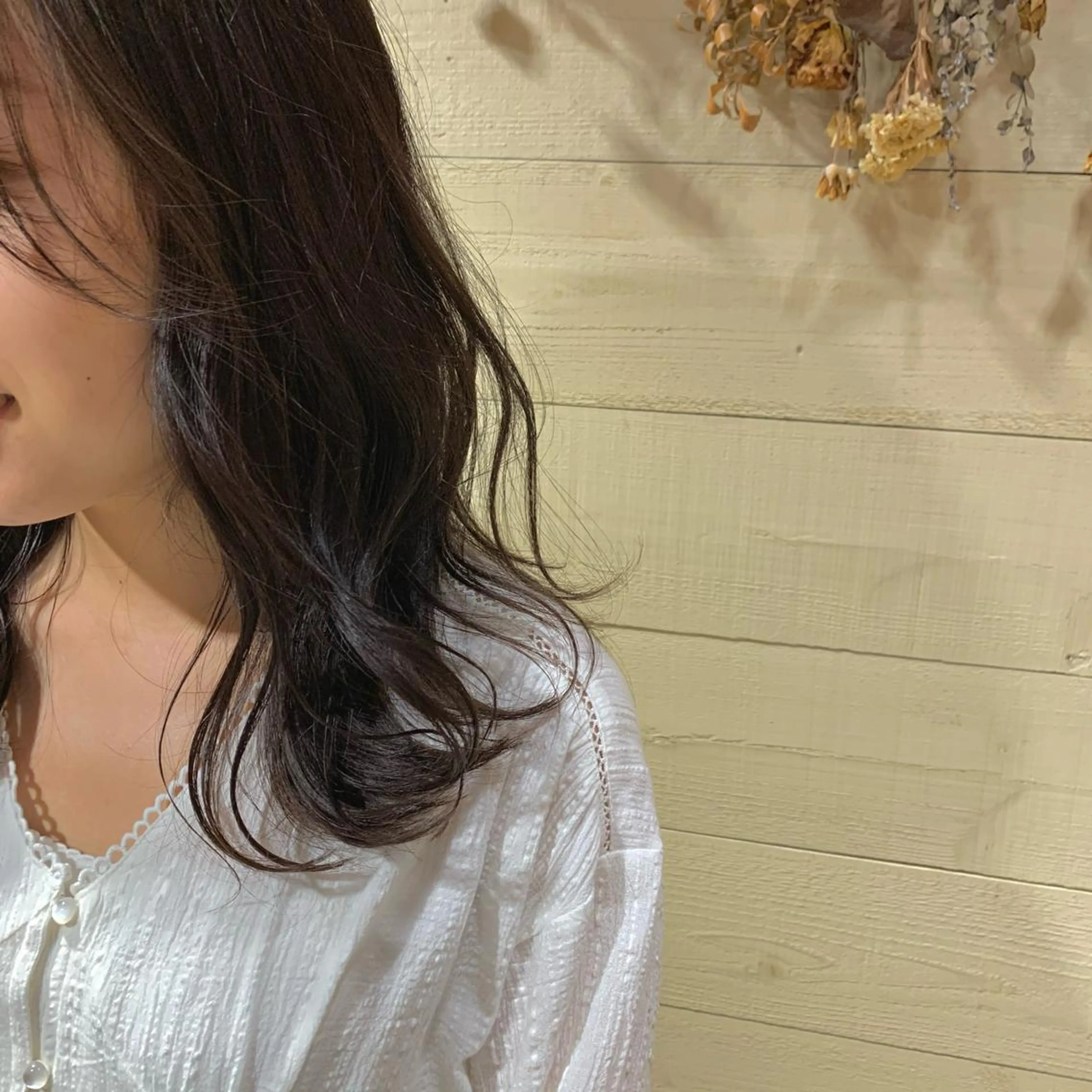 ミディアム カラー カット ヘアカラー 縮毛矯正 トリートメント クワハラ イオリのヘアスタイル