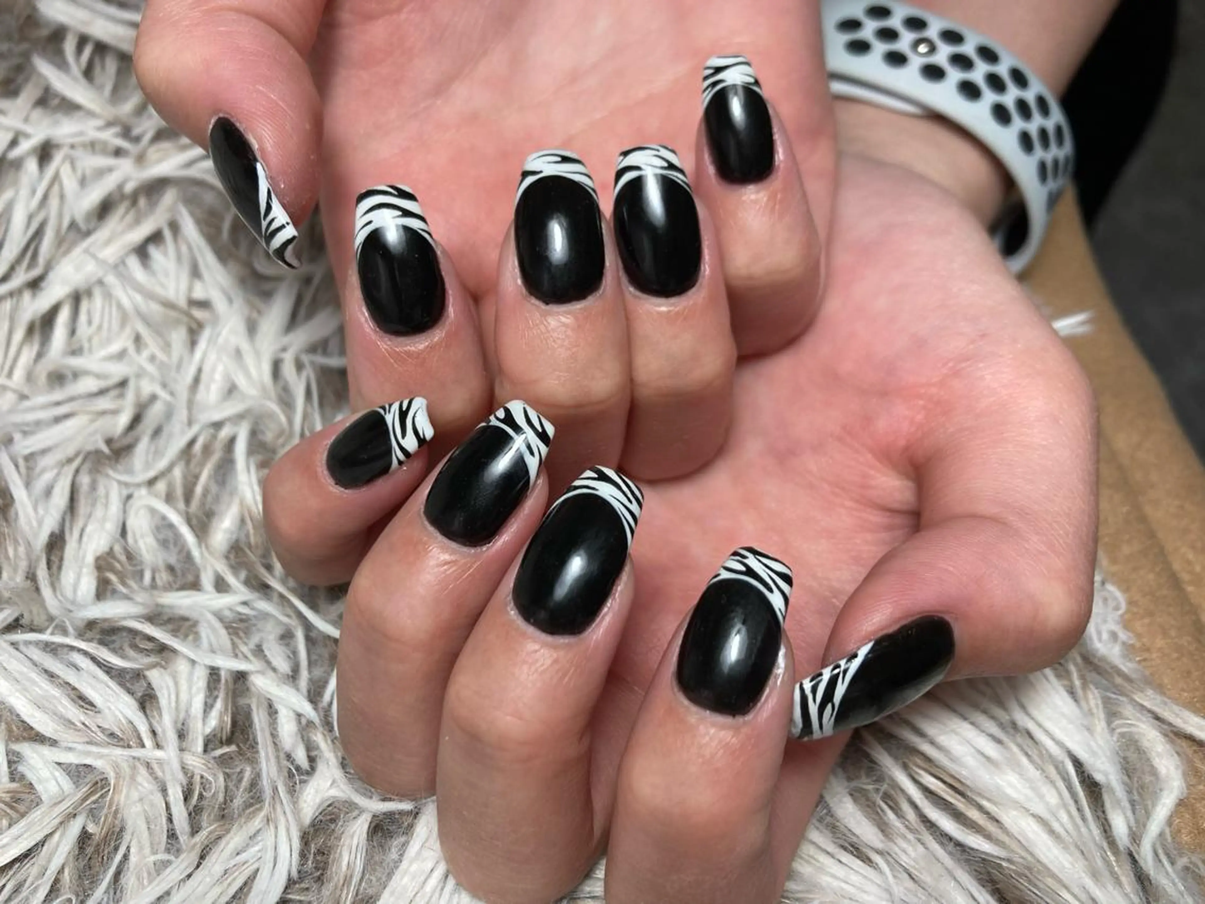 ミディアム ネイル ハンドネイル フットネイル ✴︎ Delightのネイルデザイン