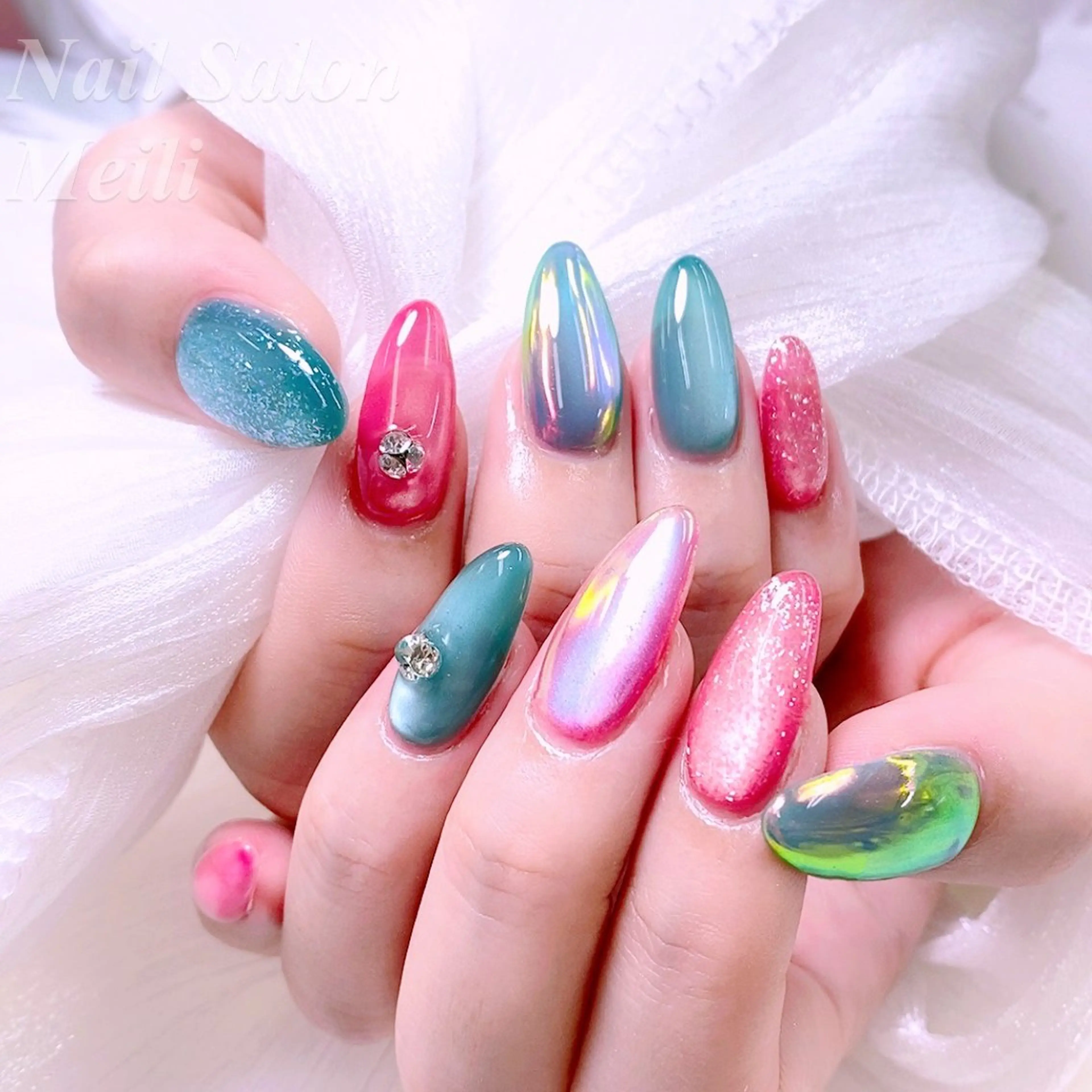 ネイル ジェルネイル キラキラネイル マグネットネイル ハンドネイル ネイルサロン メイリーのネイルデザイン