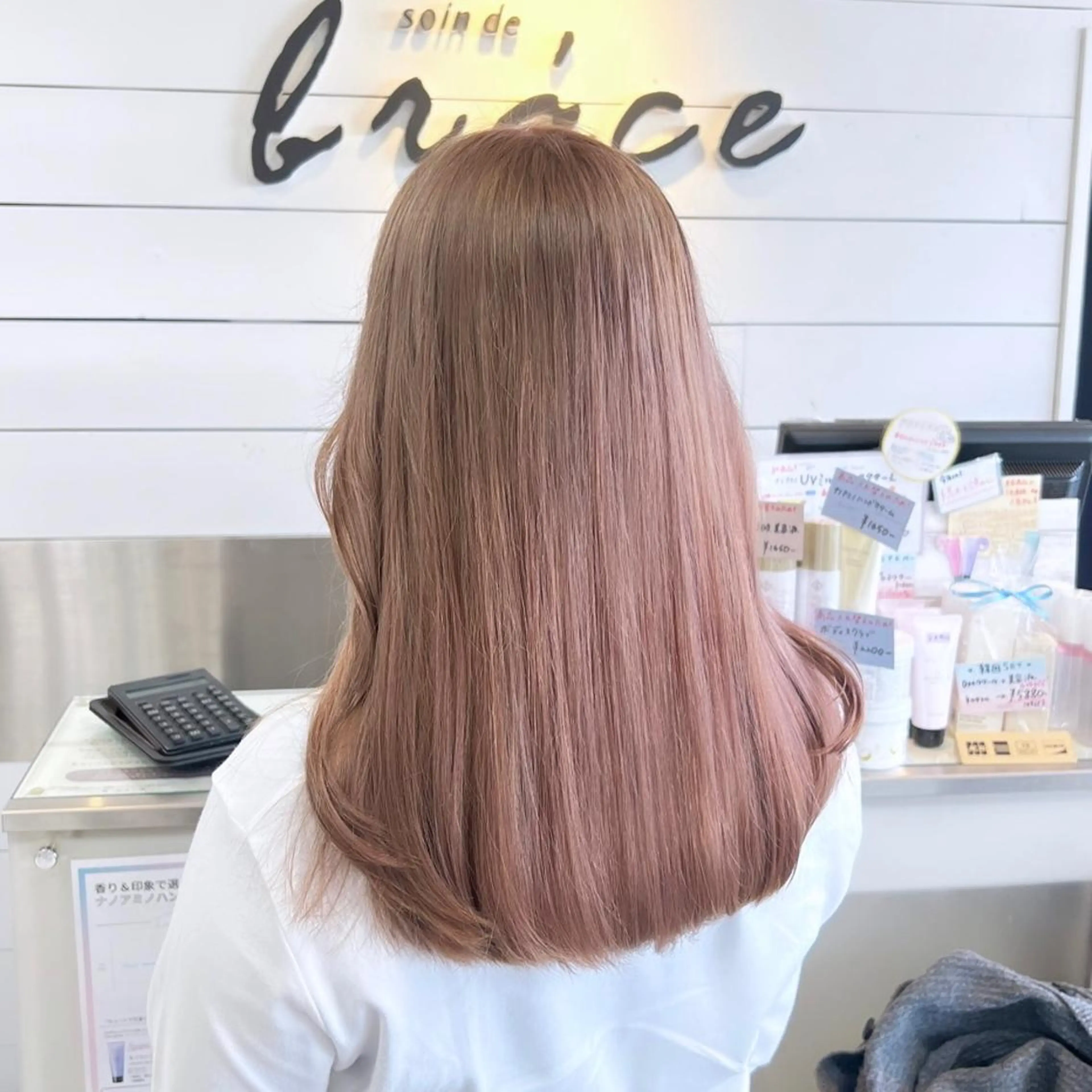 セミロング three若林 那津のヘアスタイル