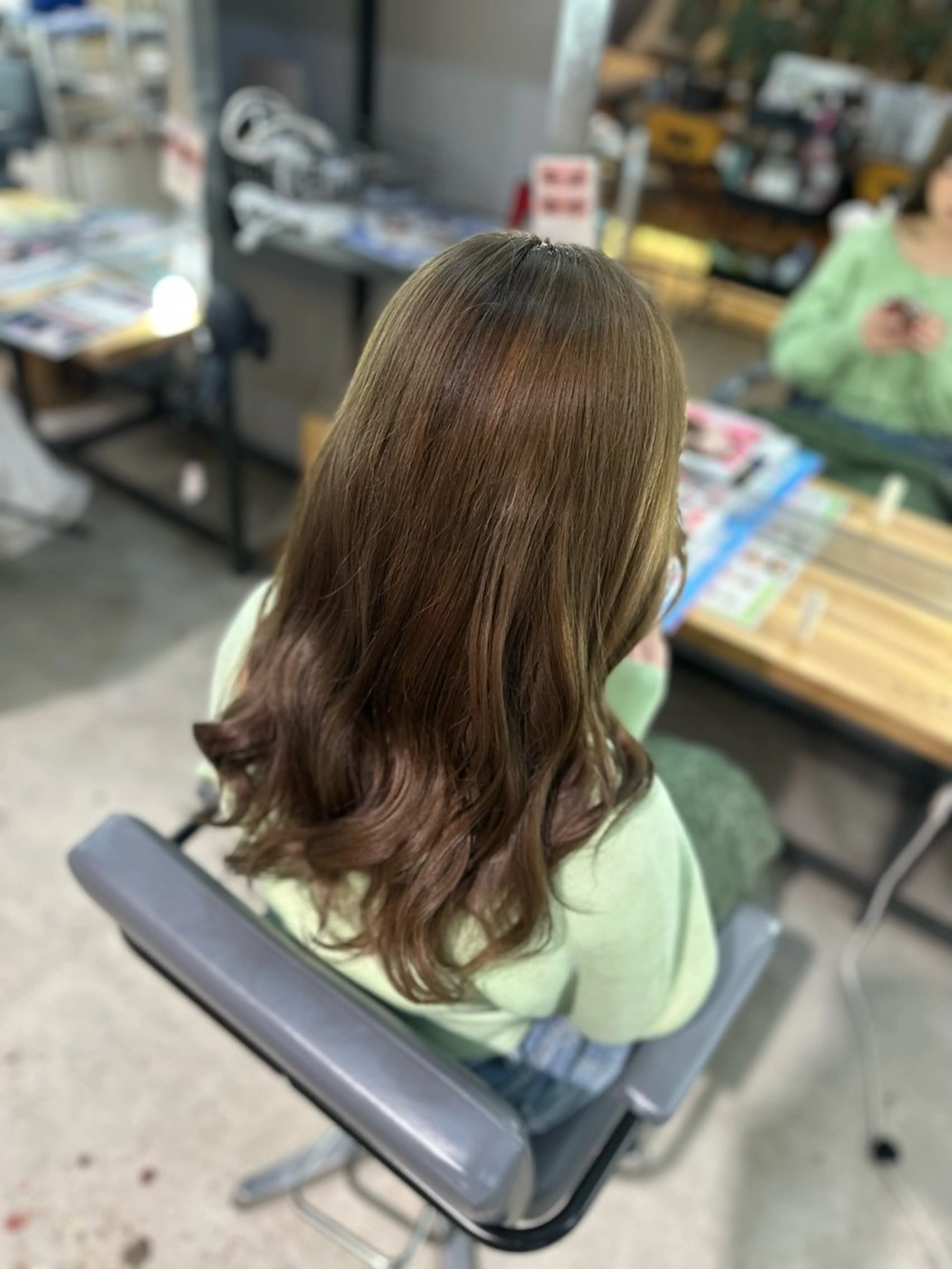 ミディアム カラー オリーブカラー 溜 一太のヘアスタイル