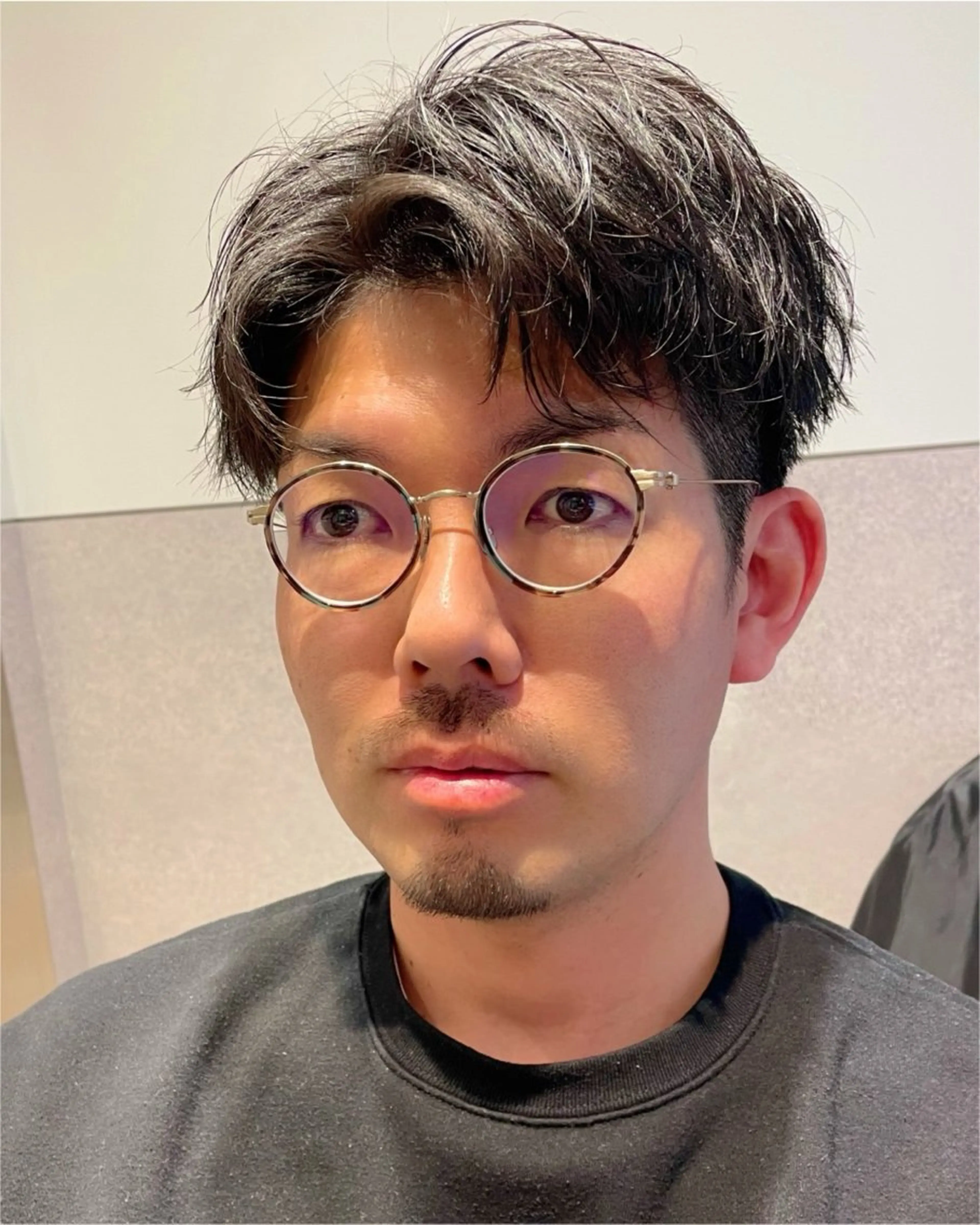 ショート パーマ メンズ メンズパーマ メンズツイストパーマ ツーブロック ショートヘア ツイストパーマ カット パーマ メンズスタイル🌿 minamiのヘアスタイル