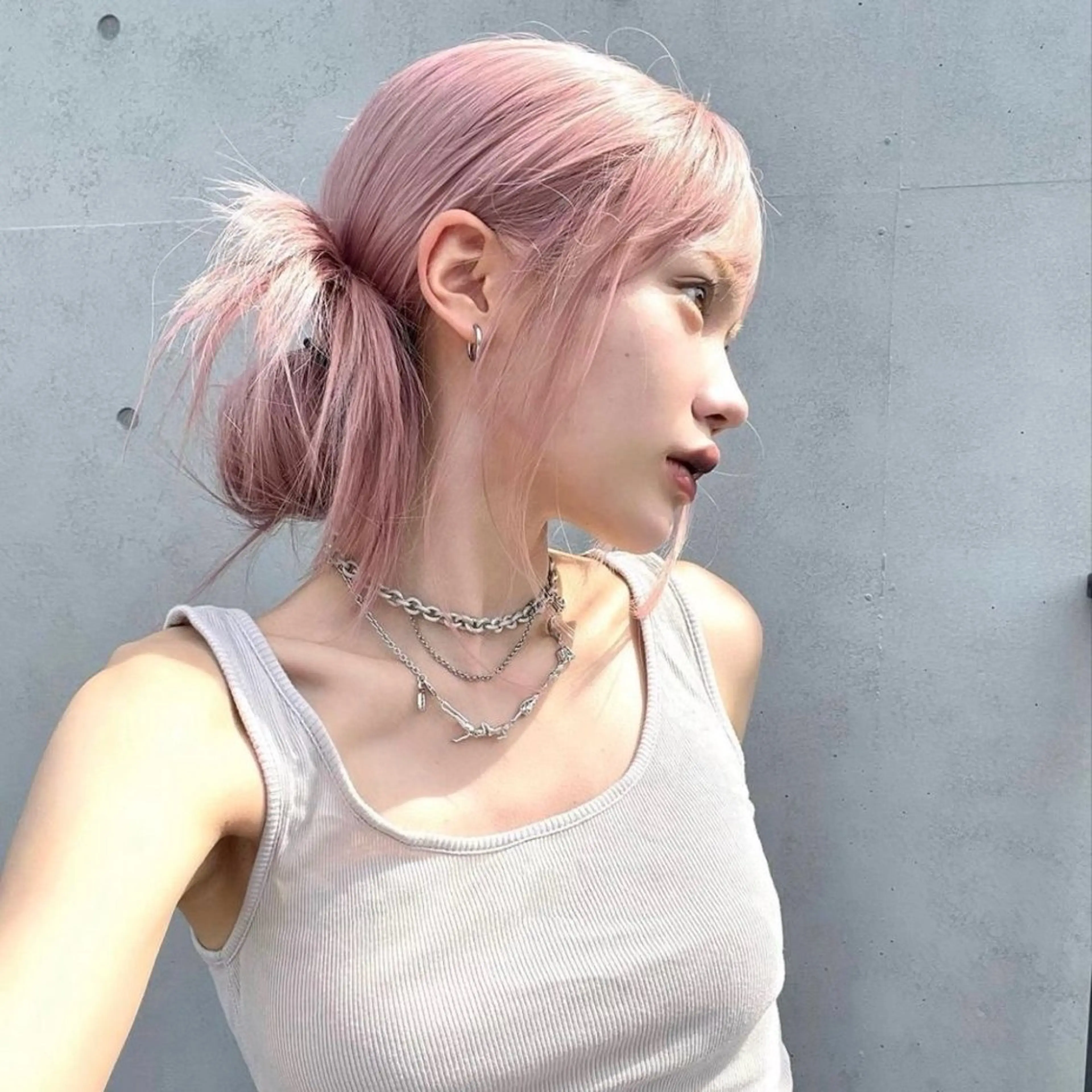 ロング カラー ベージュカラー ブリーチ ブロンド グレージュ ミルクティーベージュ 表参道/ハイライト バレイヤージュのヘアスタイル