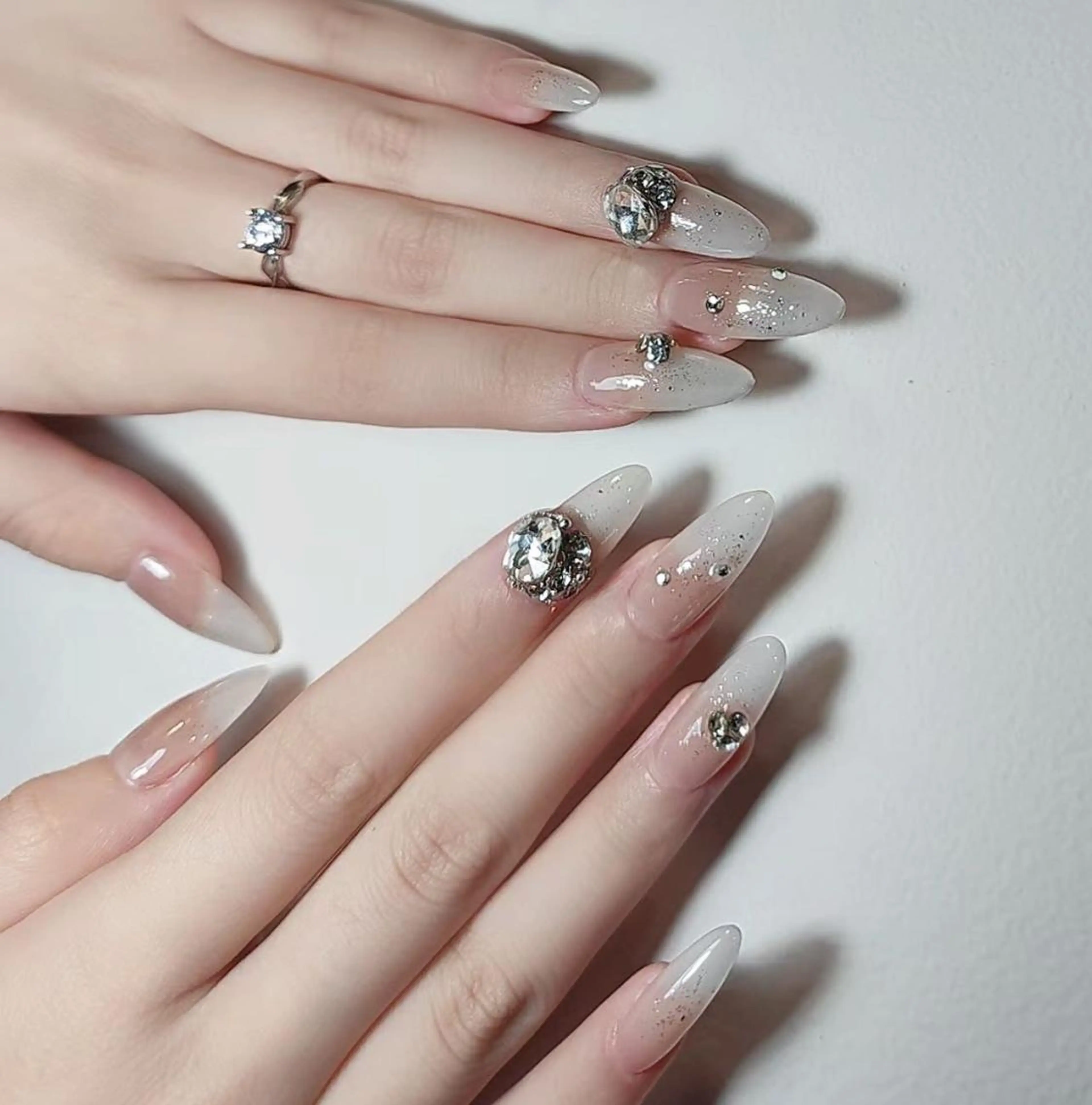 ネイル アートネイル 長さ出し ネイルチップ Queens PUPUのネイルデザイン