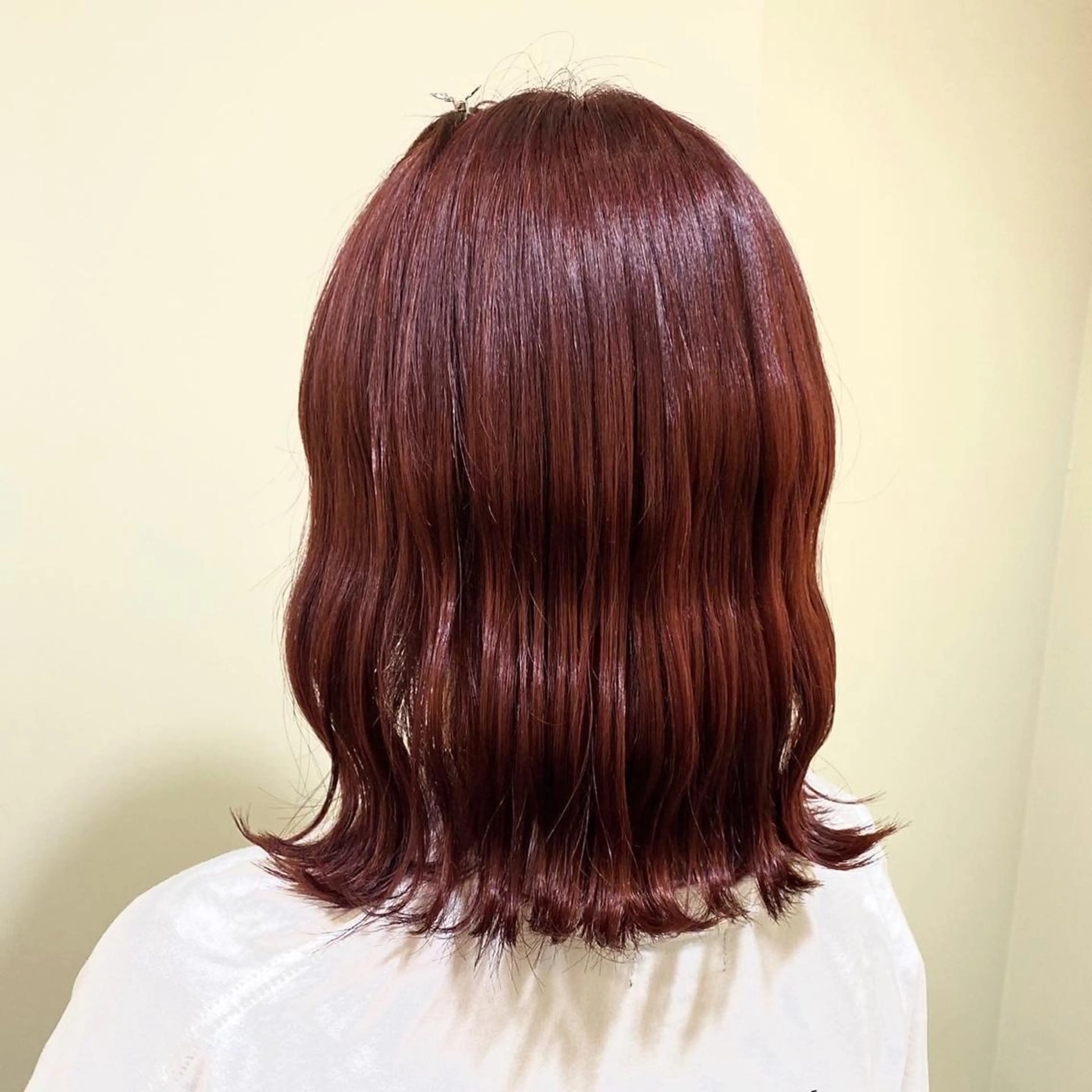 ミディアム カラー ANNA ／艶髪／ハイトーンのヘアスタイル