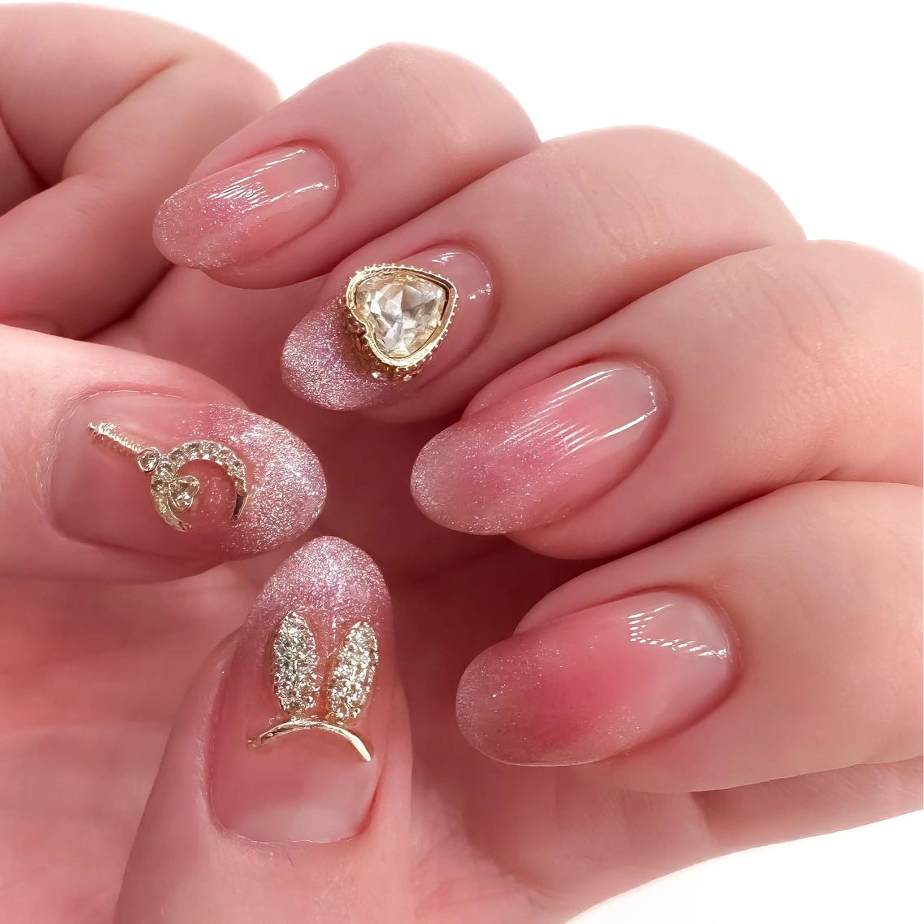 ネイル チークネイル mew mew NAIL & EYEのマツエク・マツパデザイン