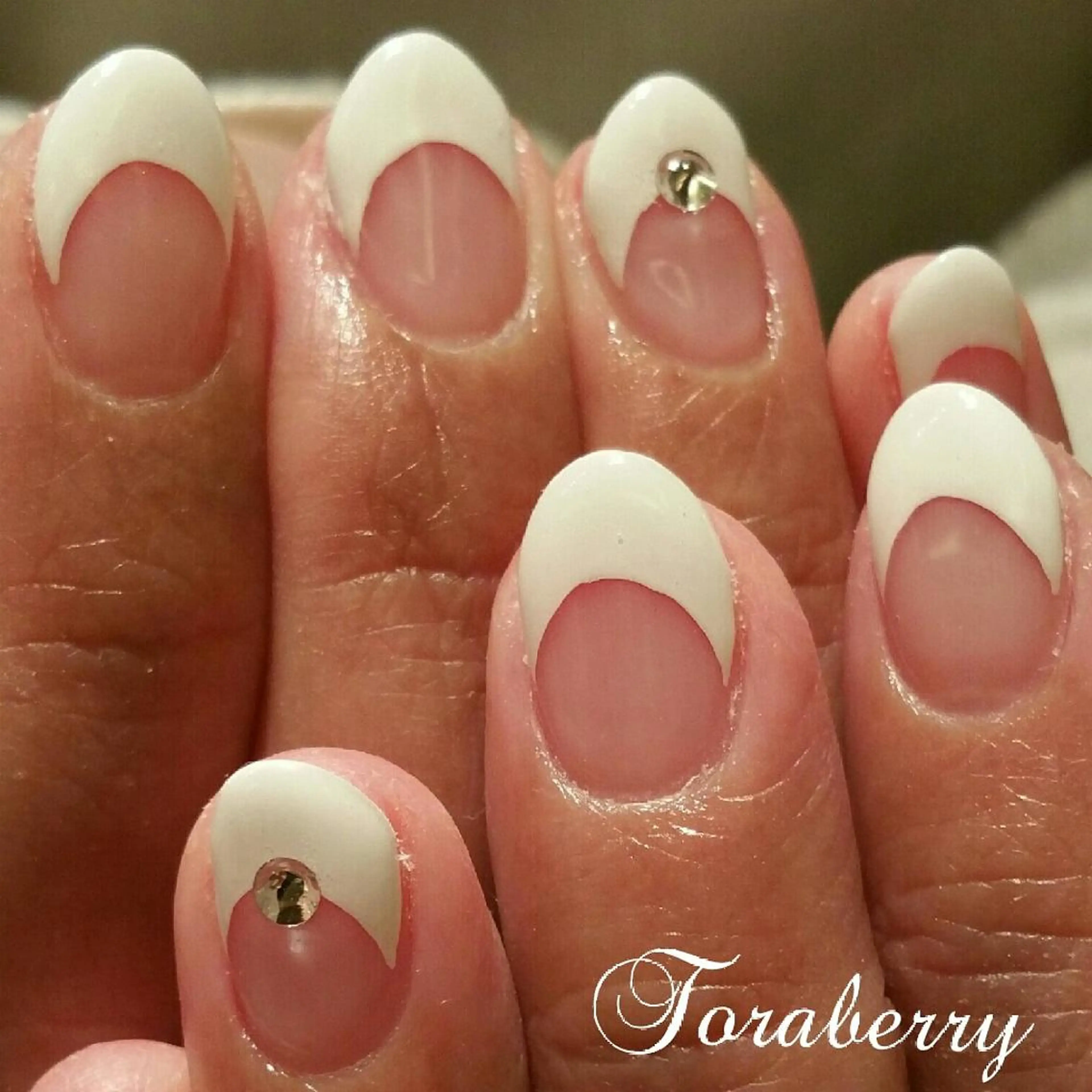 ネイル フレンチネイル ハンドネイル ネイリスト なつみのネイルデザイン