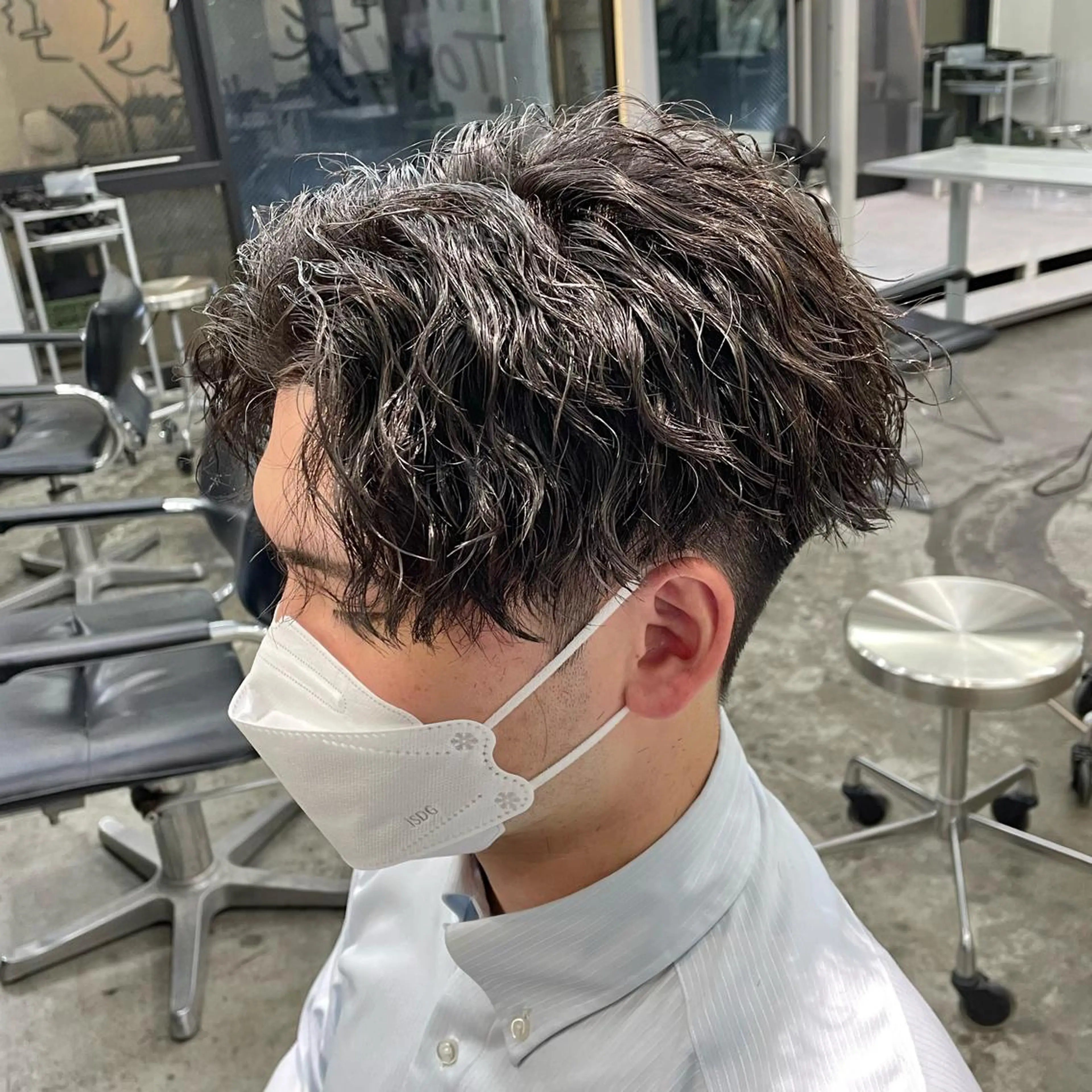 ショート パーマ メンズ センターパート カット パーマ メンズ特化美容師/ 藤戸 椋のヘアスタイル