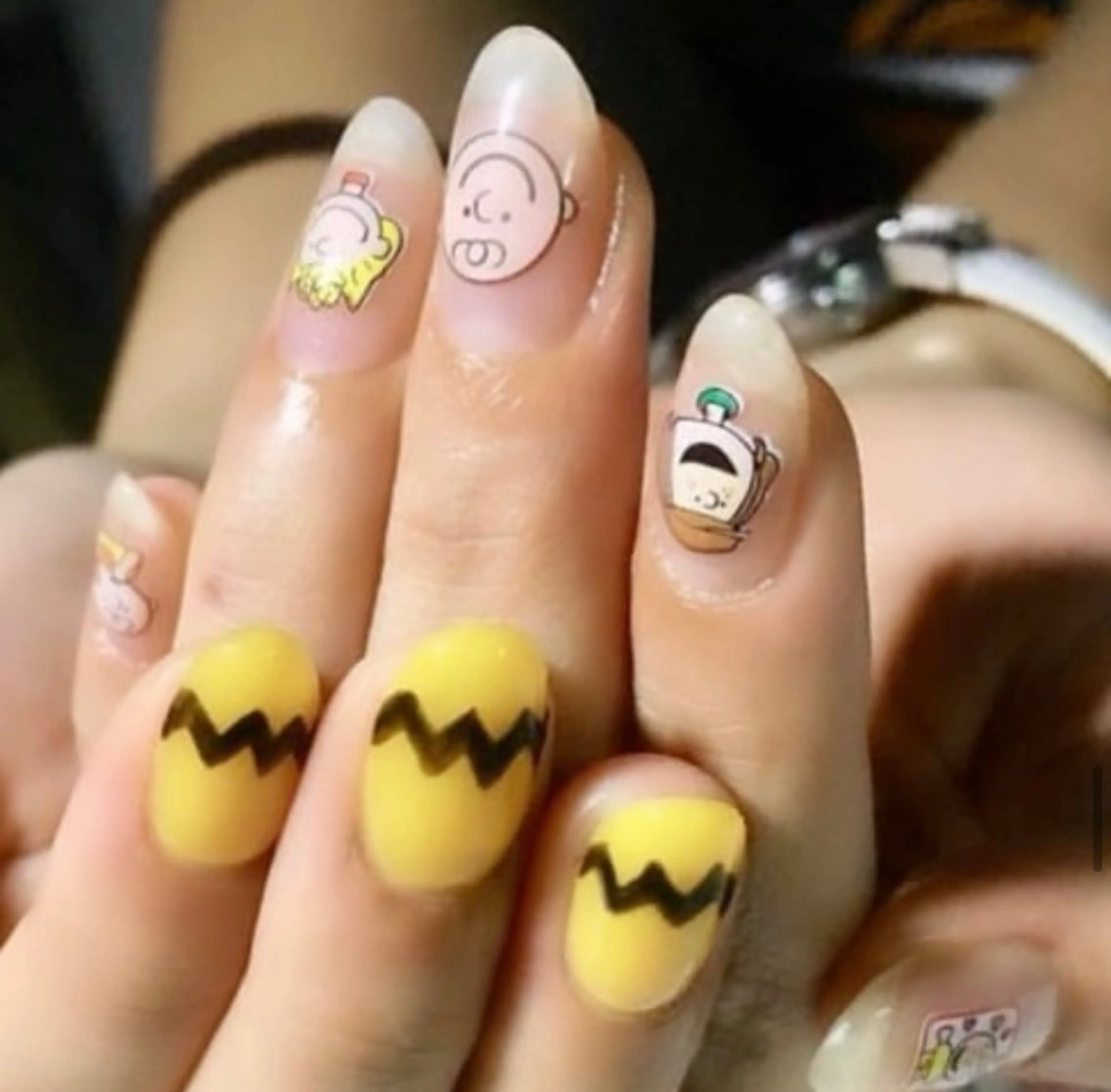 ネイル MHR nailのネイルデザイン