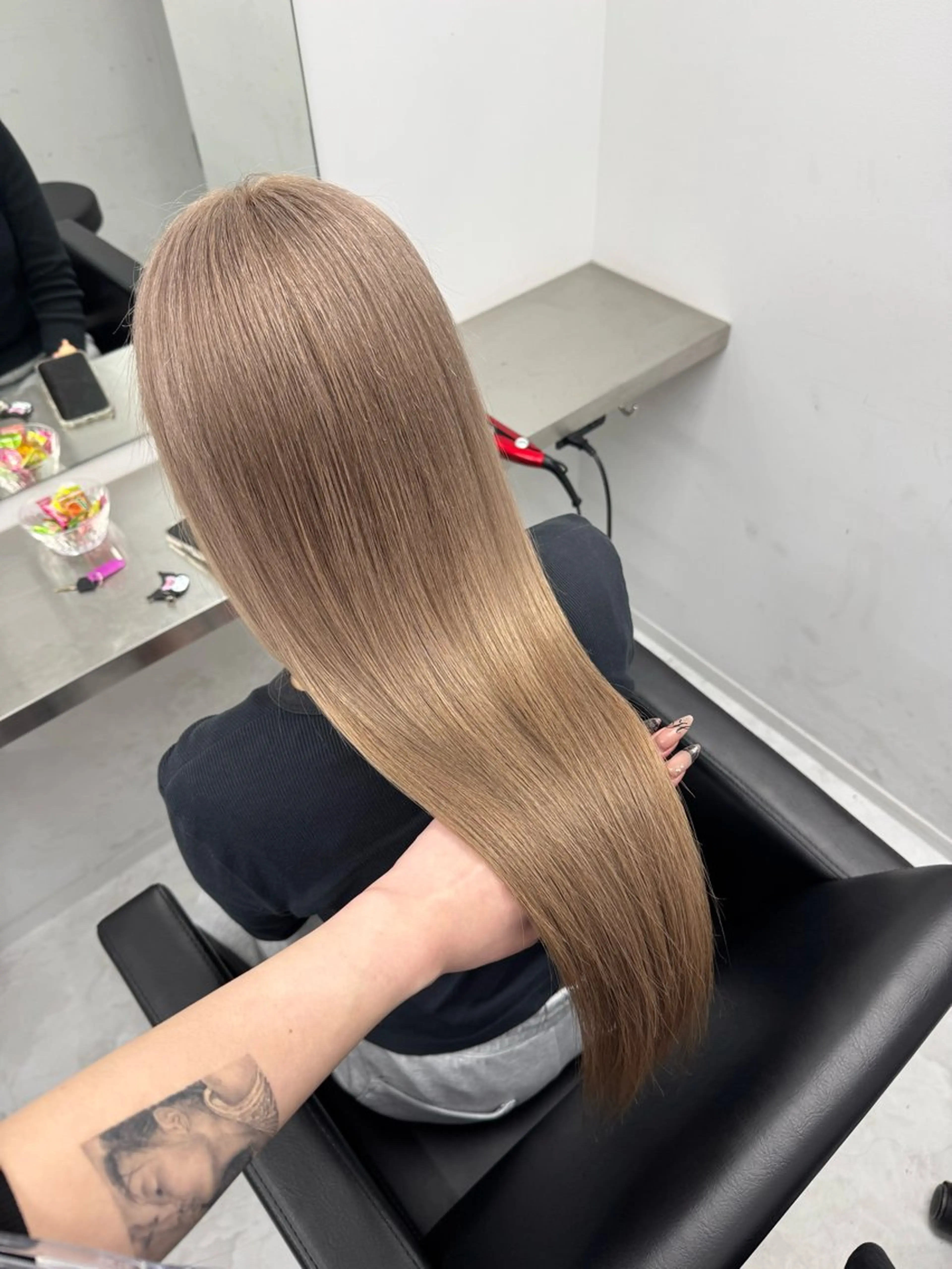 ロング カラー ベージュカラー ヘアカラー トリートメント 透明感/ 艶ハイトーン/梨桜のヘアスタイル