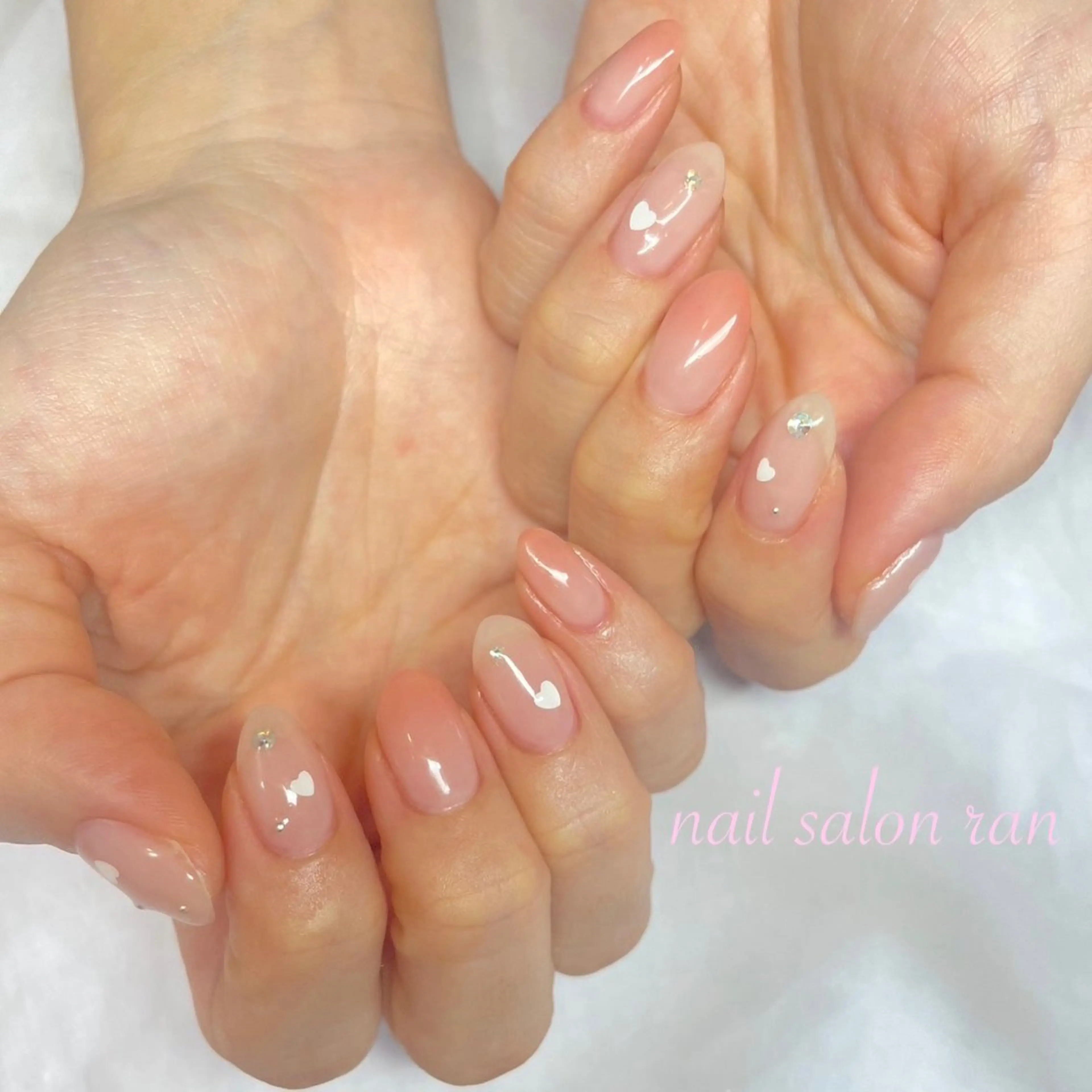 ネイル グラデーション ハート ホログラムネイル ハンドネイル ハンドケア nailsalon ranのネイルデザイン