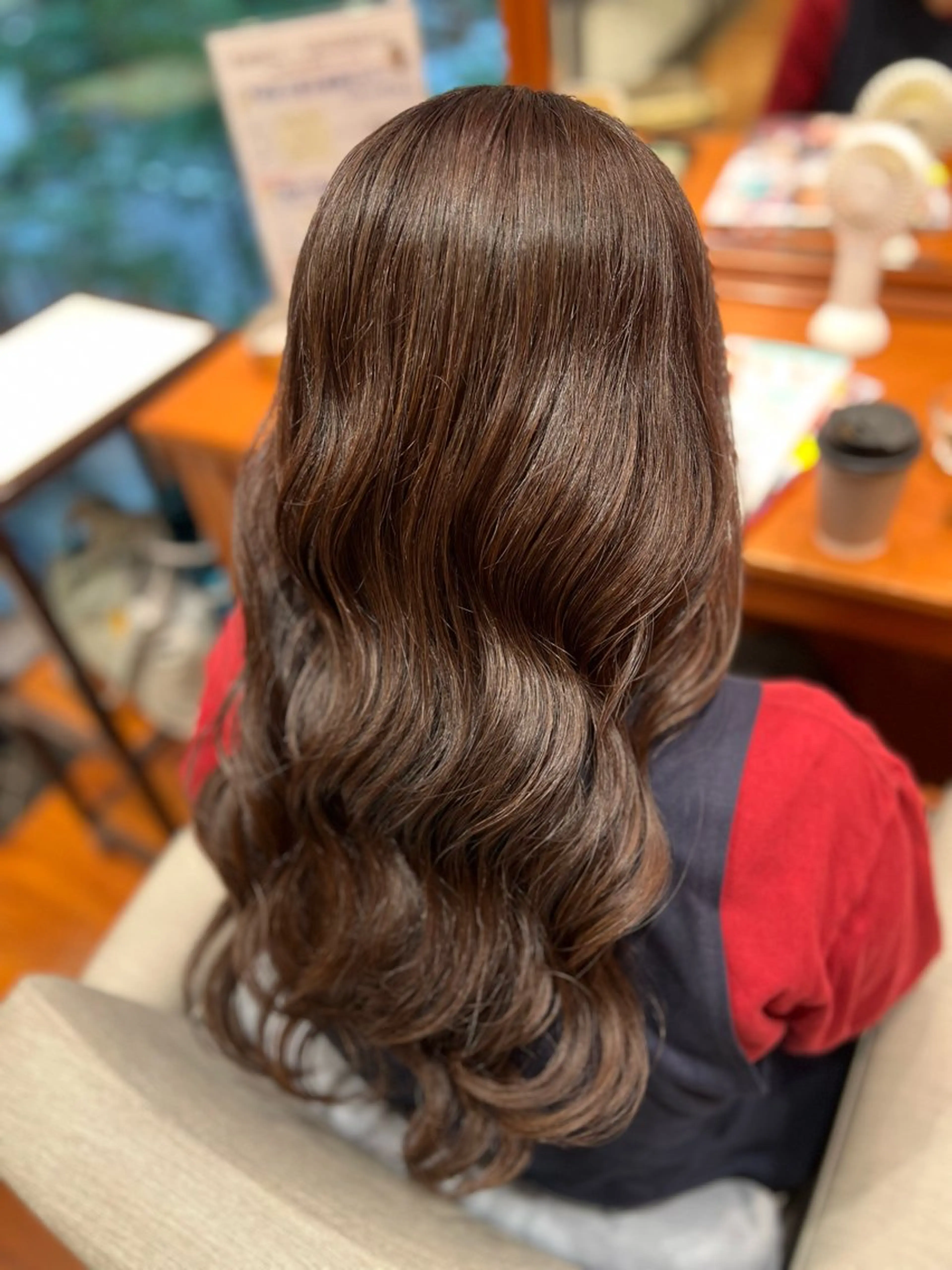 ロング カラー グラースアンジュ浦和ワシントンホテル店所属・新井 愛佳のヘアスタイル