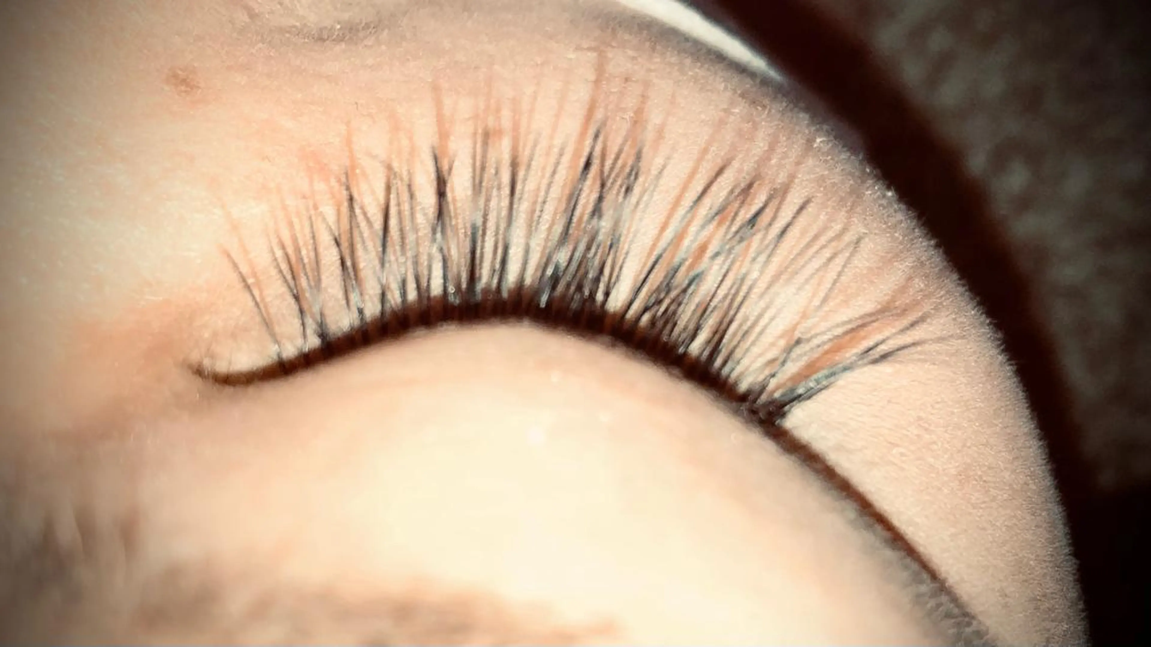 マツエク・マツパ フラットラッシュ お子様連れでも大丈夫 川崎のマツエク・マツパデザイン