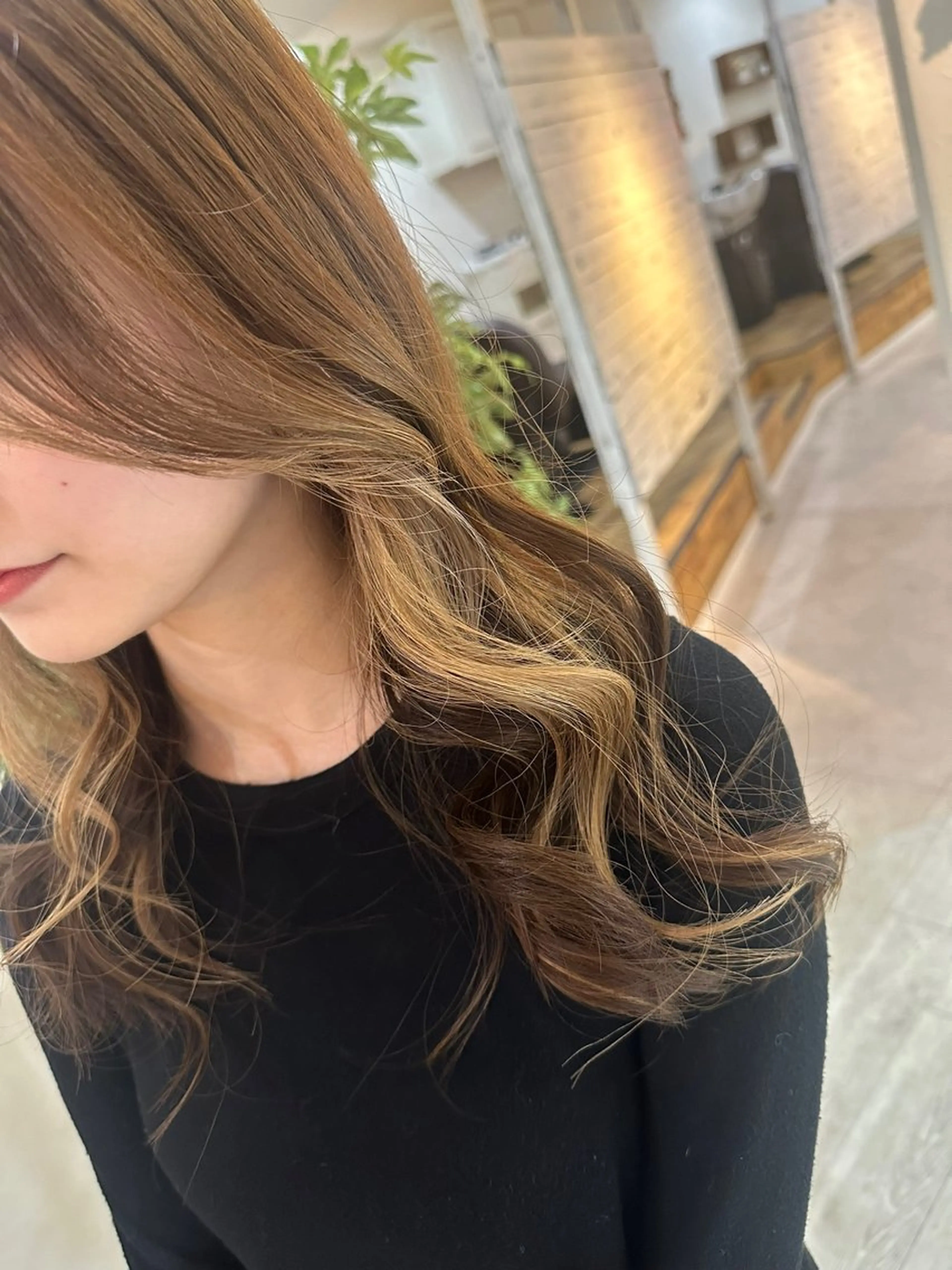 ロング カラー 大潮 梨奈のヘアスタイル