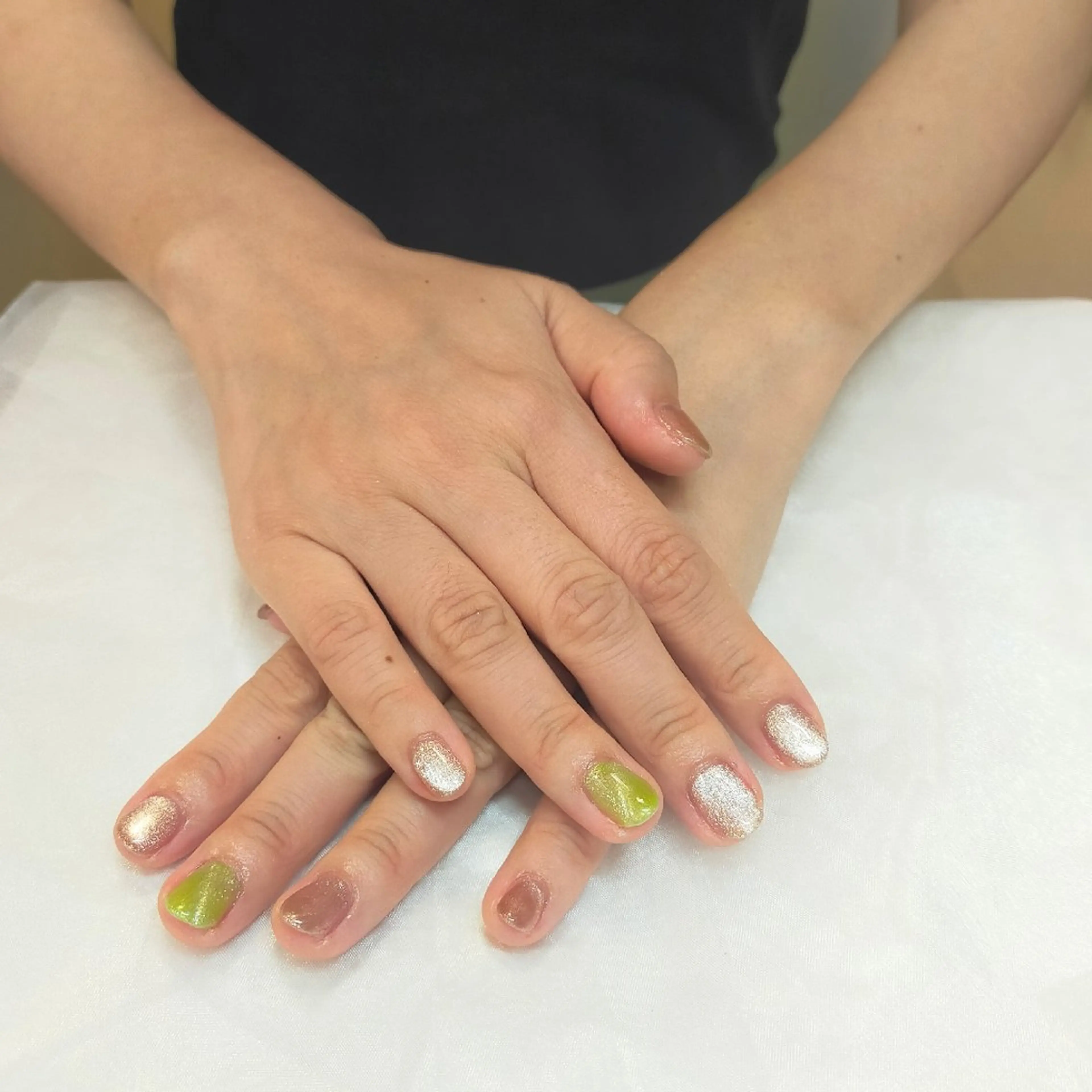 ネイル キラキラネイル マグネットネイル 夏ネイル maruyasu. yのネイルデザイン