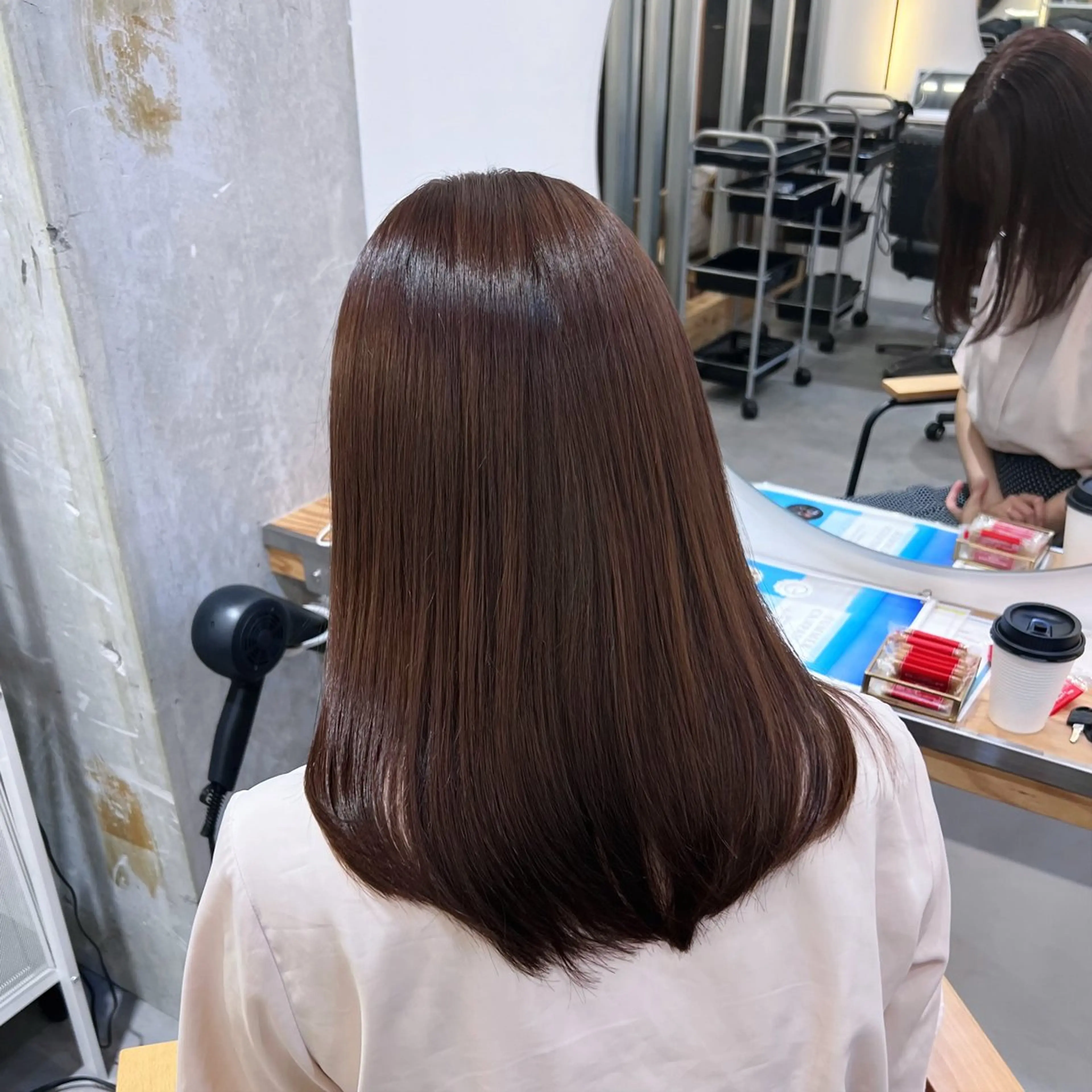 セミロング カラー パーマ アッシュ アッシュグレー アッシュグレージュ ベージュカラー 黒髪 ブリーチなし/ ベージュ/akiraのヘアスタイル