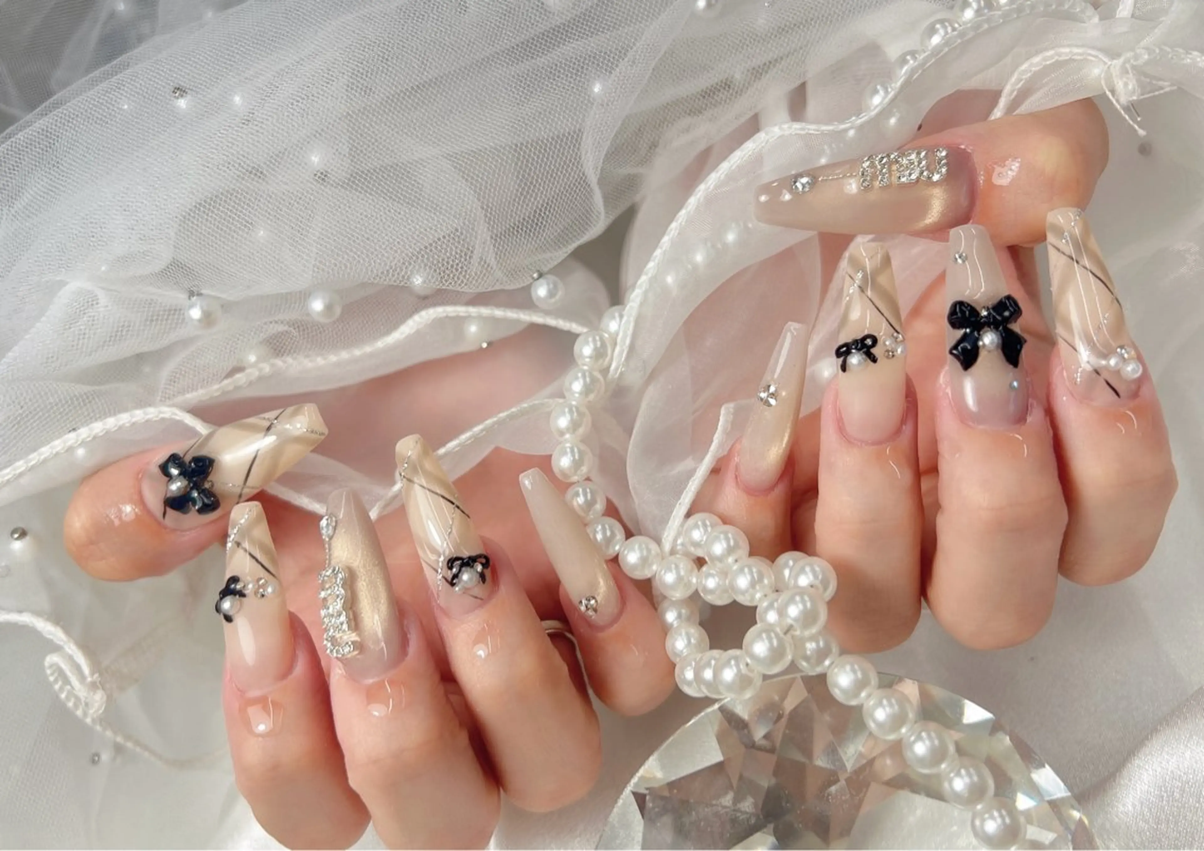 ハンドネイル bijou nails所属・bijou nails　蓮のネイルデザイン