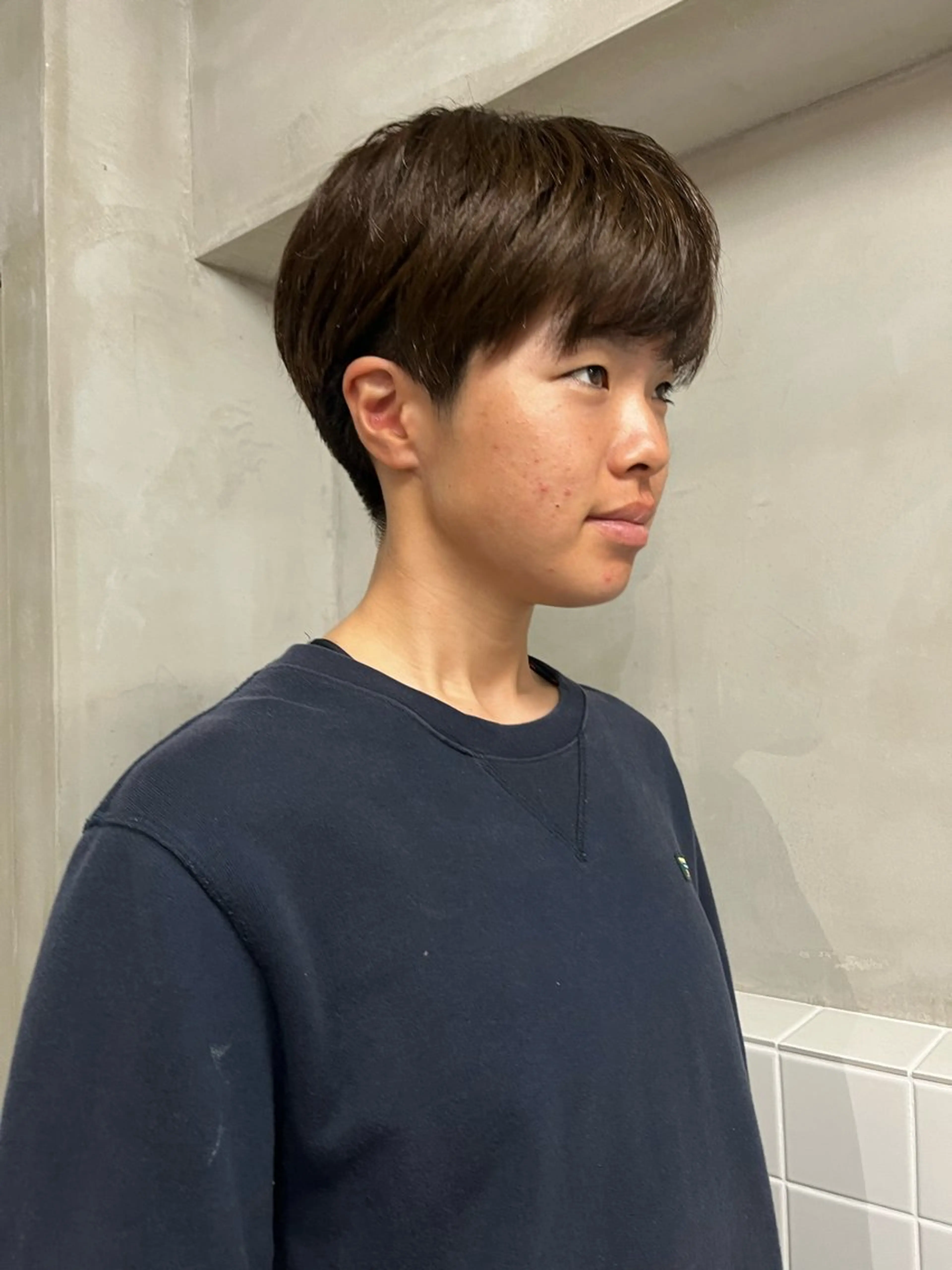 ショート カラー ブリーチ ブラウンカラー ナチュラルブラウン anon Loemのヘアスタイル