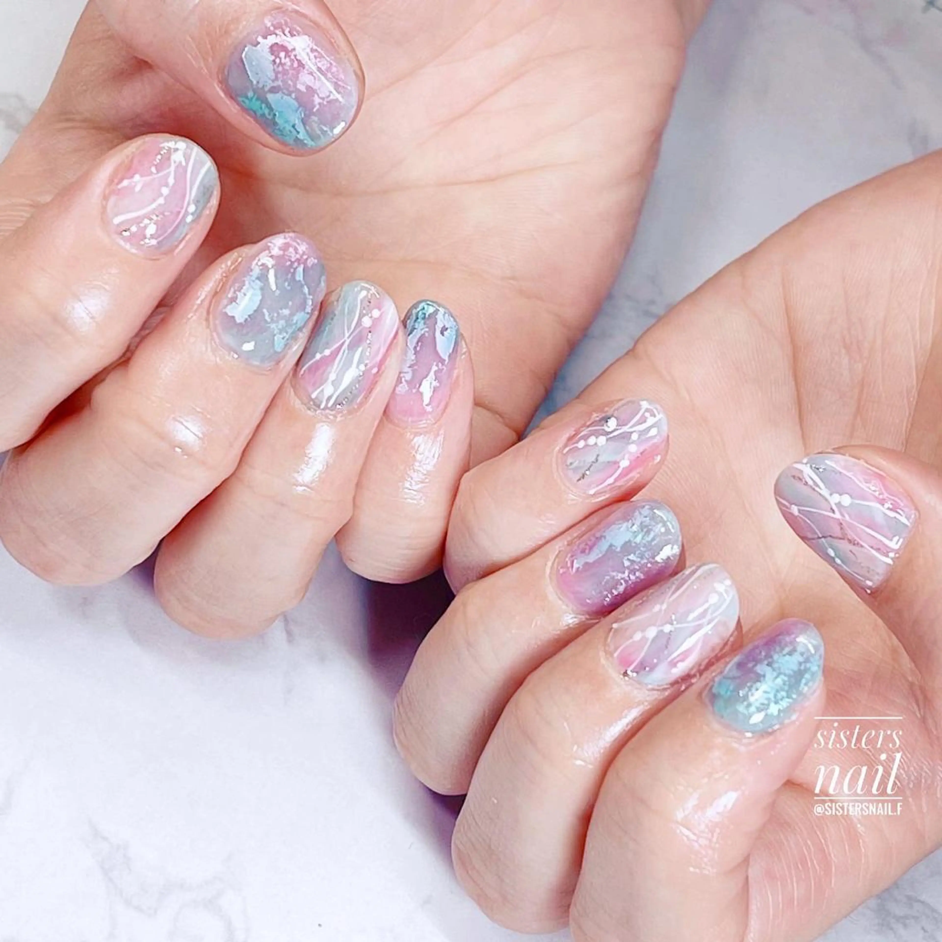 ネイル アートネイル グラデーション 氷ネイル・うるうるネイル キラキラネイル ニュアンスネイル sisters nail.fのネイルデザイン