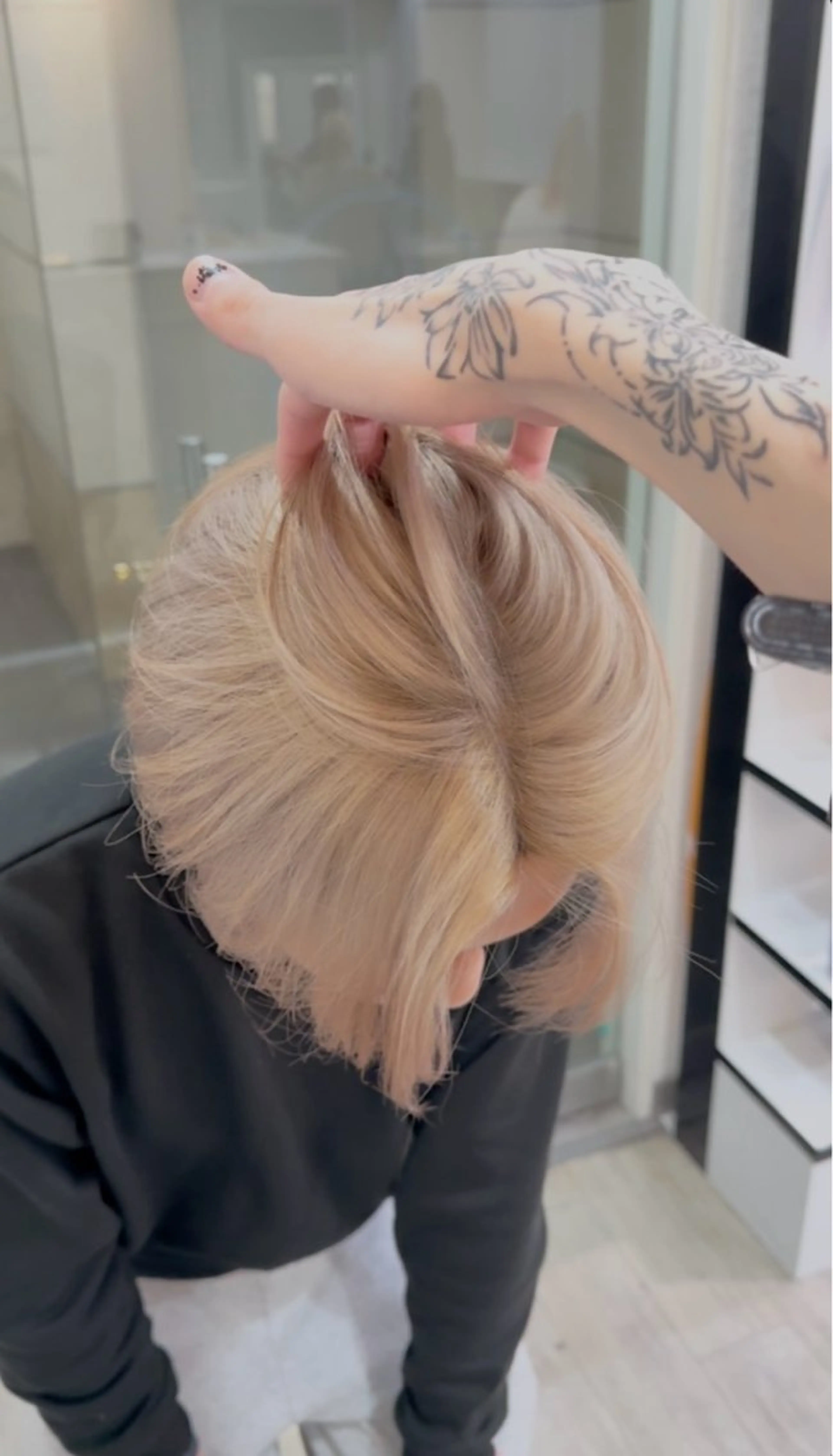 【🖤黒染め・複雑履歴OK】まろやかハイトーンベージュ🌰の写真