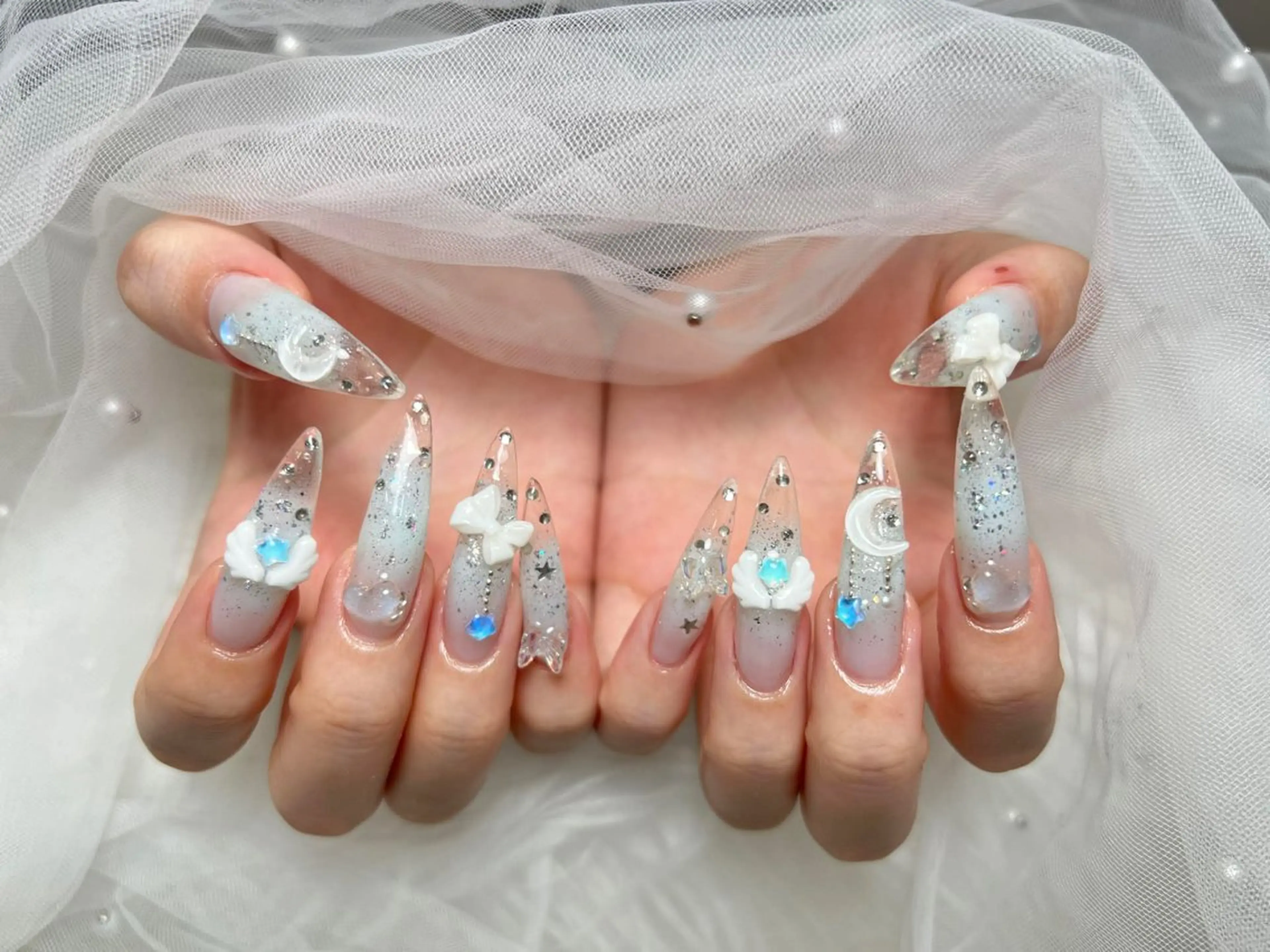 ネイル アートネイル オーロラネイル チークネイル 長さ出し フットネイル ハンドネイル ハンドケア Mio_ Noiranailのネイルデザイン