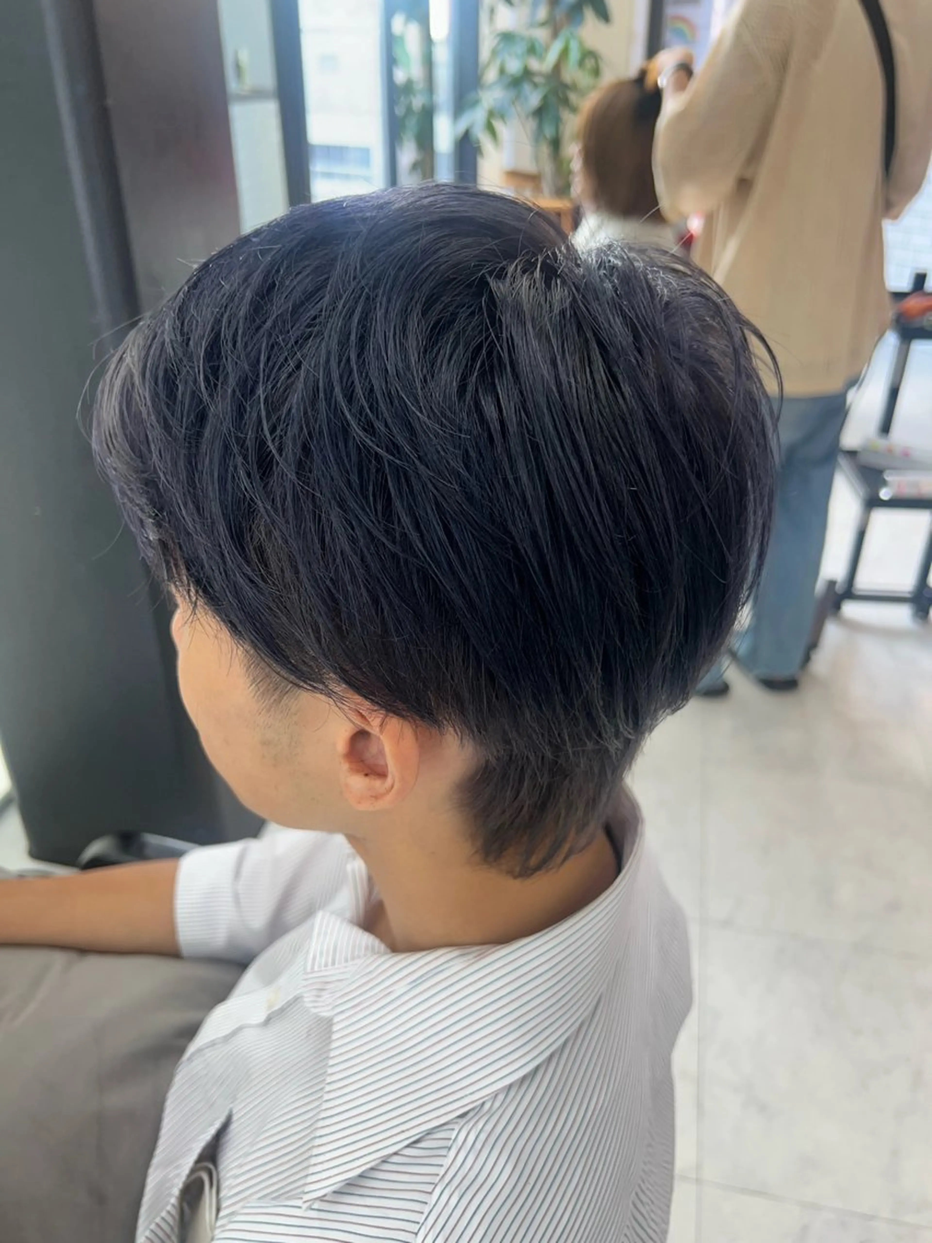 カラー メンズ カット ヘアカラー トリートメント ダブルカラー寒色系 ボリューム改善ハヤトのヘアスタイル