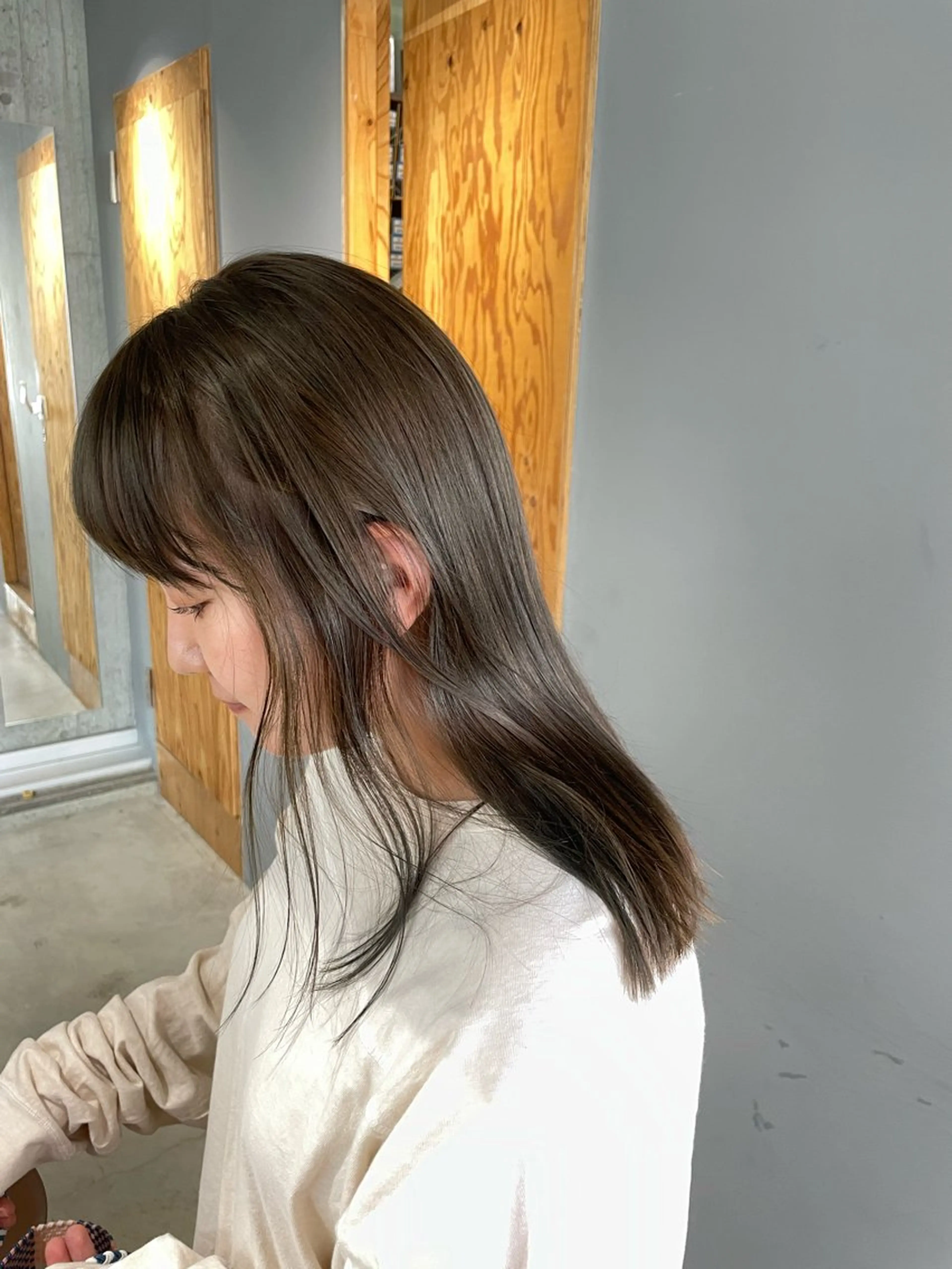 セミロング カラー ベージュカラー オリーブベージュ カット ヘアカラー トリートメント ヘッドスパ noa ☪︎のヘアスタイル