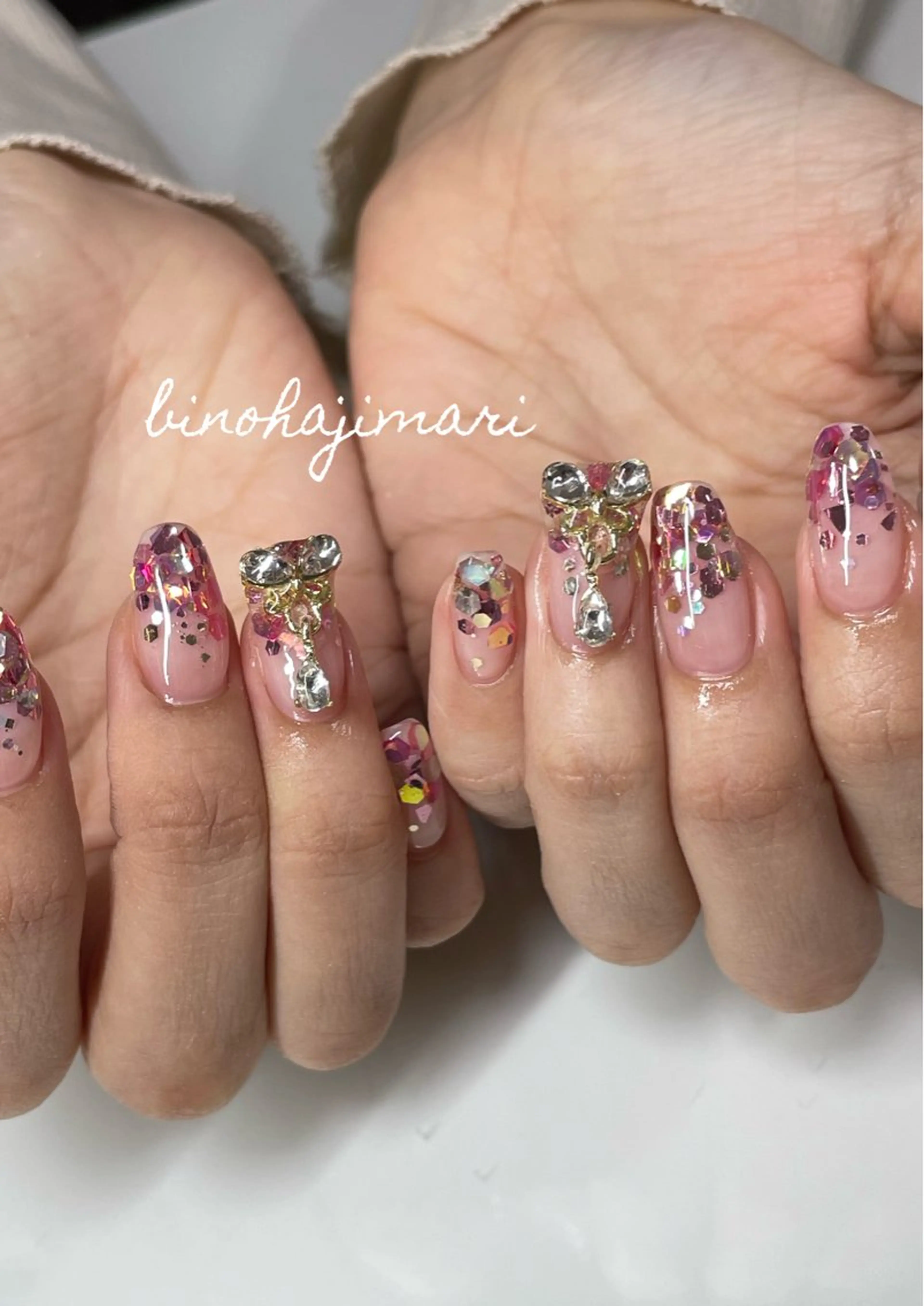 ネイル アートネイル フラッシュネイル ラメ(グリッター) シルバー スクエアネイル ハンドネイル ハンドケア ♡Bivi♡自爪に 優しいネイルサロンのネイルデザイン