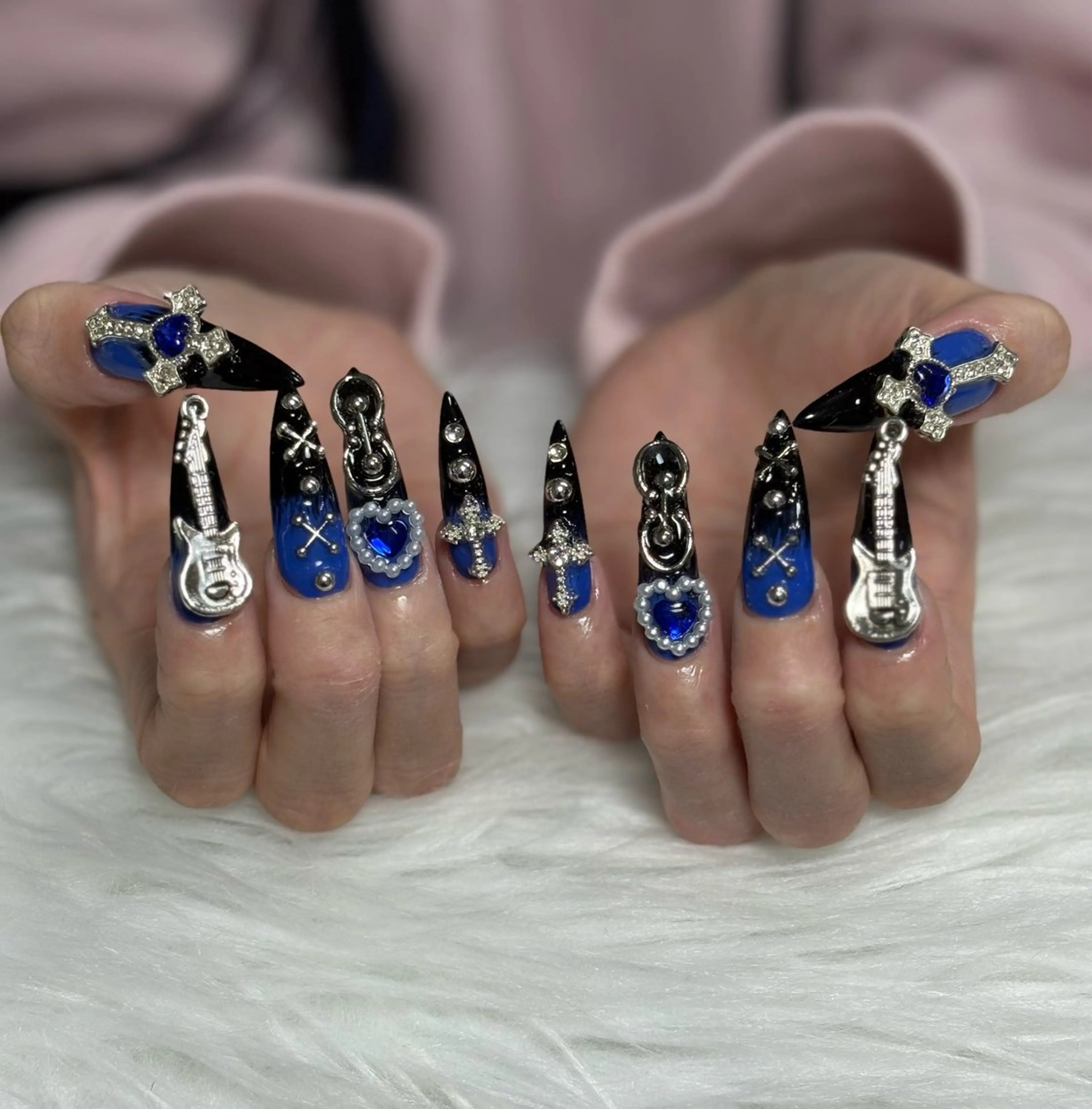 ネイル アートネイル 長さ出し ジェルネイル マグネットネイル ニュアンスネイル なな_ CloudyChanのネイルデザイン