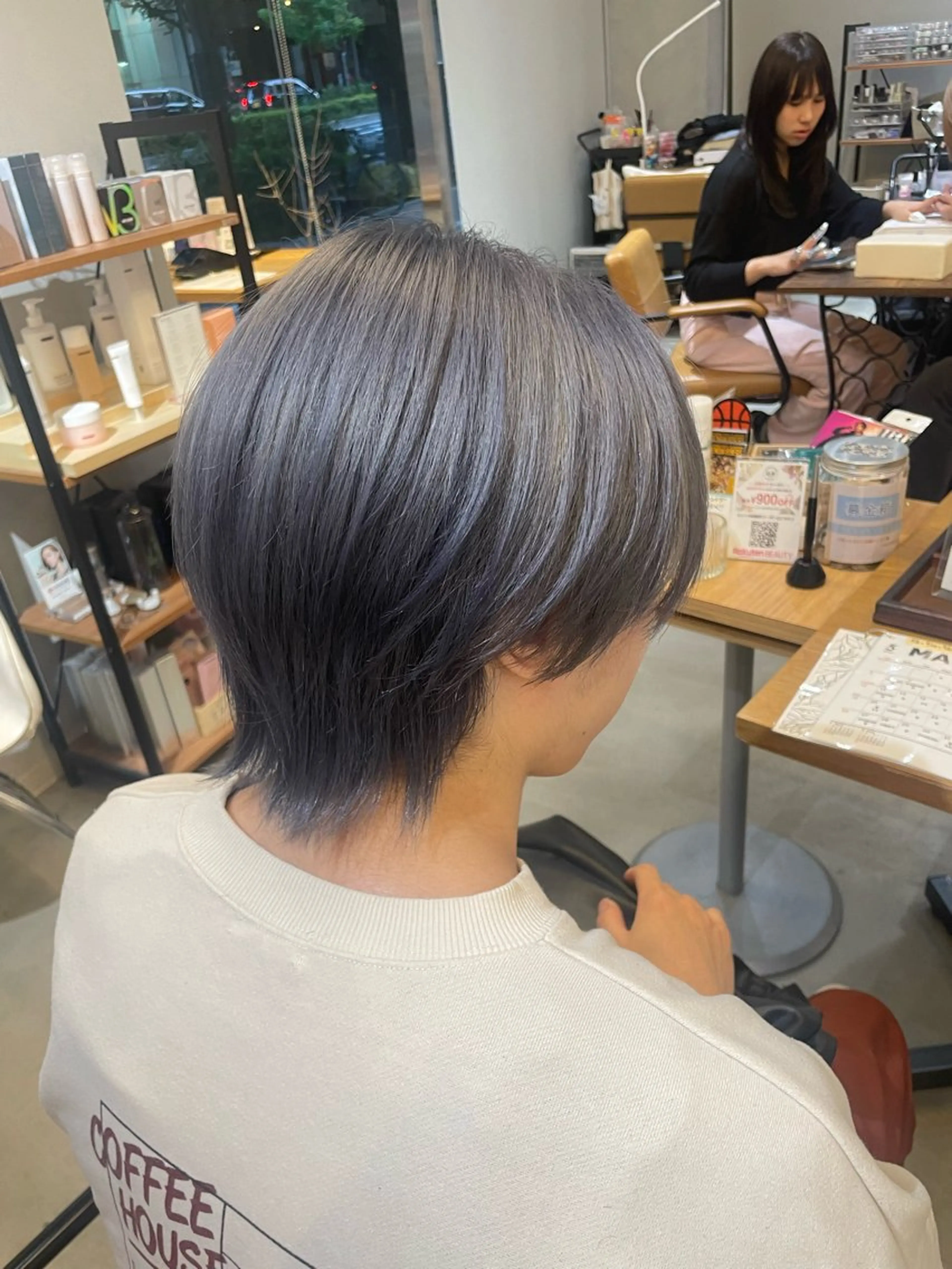 ショート アッシュ アッシュグレー アッシュグレージュ ヘアカラー トリートメント ♦️モテ髪創作者 SUGA♦️のヘアスタイル