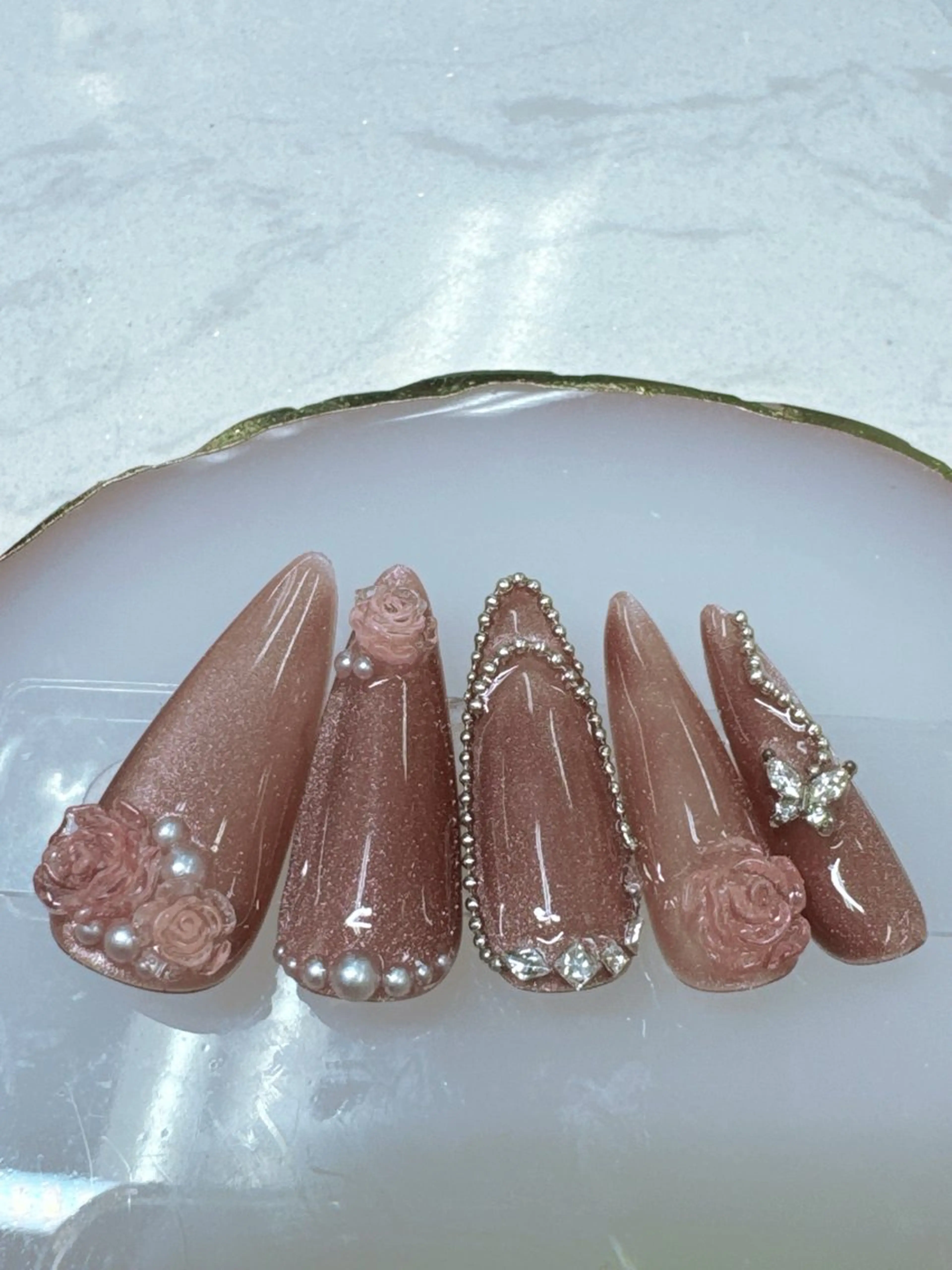 ネイル ボルドー ドット フットネイル フレンチネイル ジェルネイル ハンドネイル クイーンズネイル銀座所属・Queeens nailのネイルデザイン