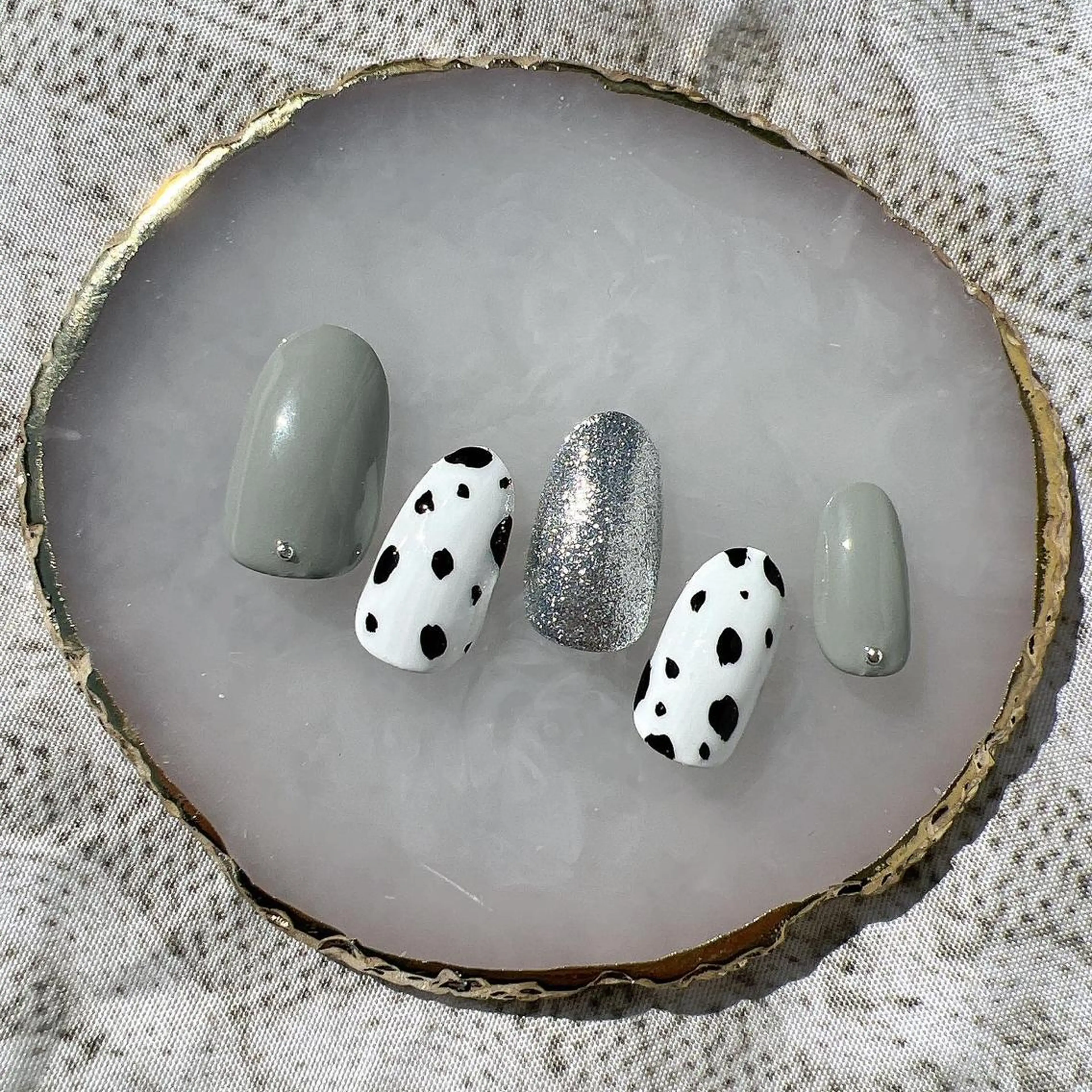 ネイル アニマル柄 Minion所属・北浦和minion YUKIのマツエク・マツパデザイン