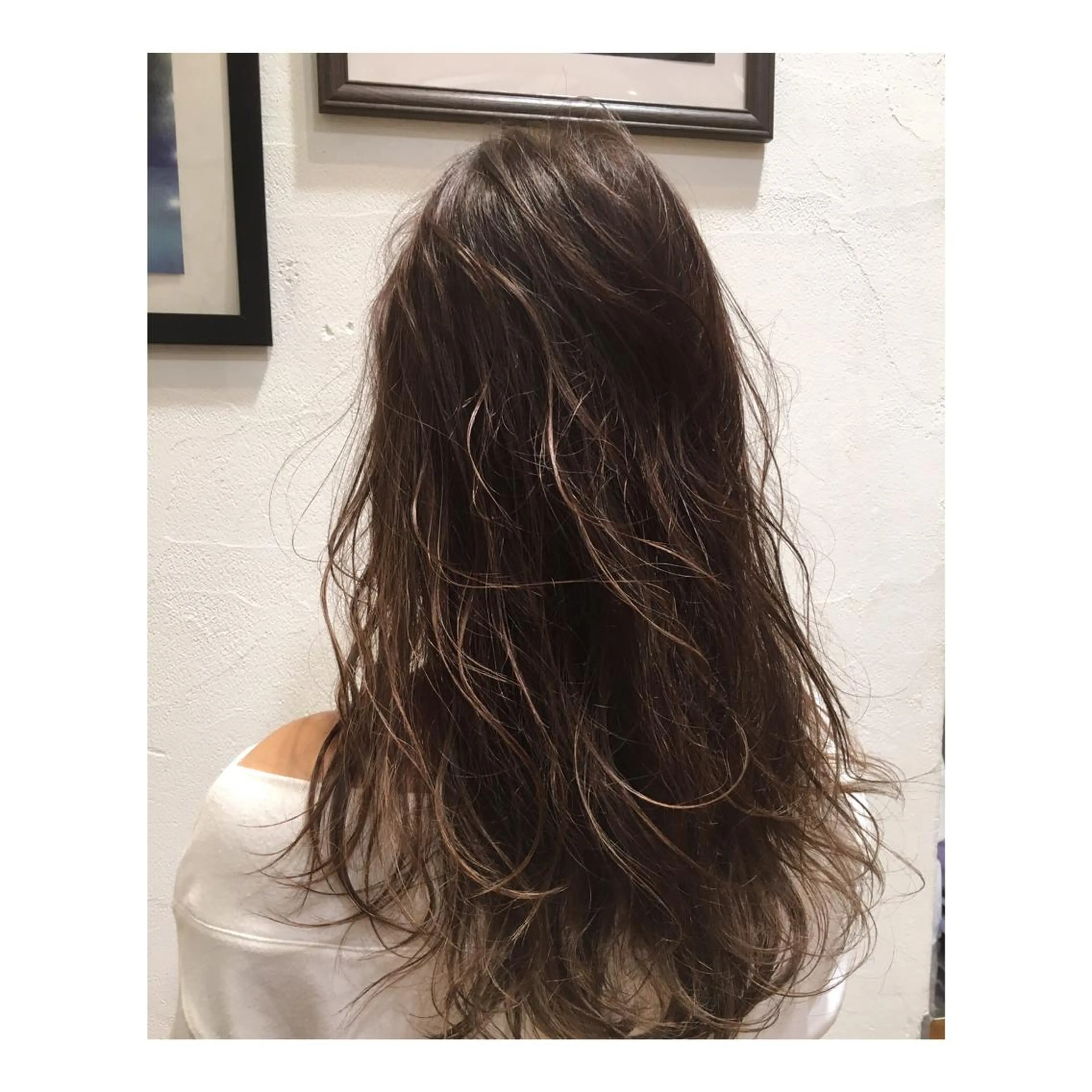 セミロング カラー グレージュ ハイライトカラー ハイライト 360°キレイな ショートカットのヘアスタイル