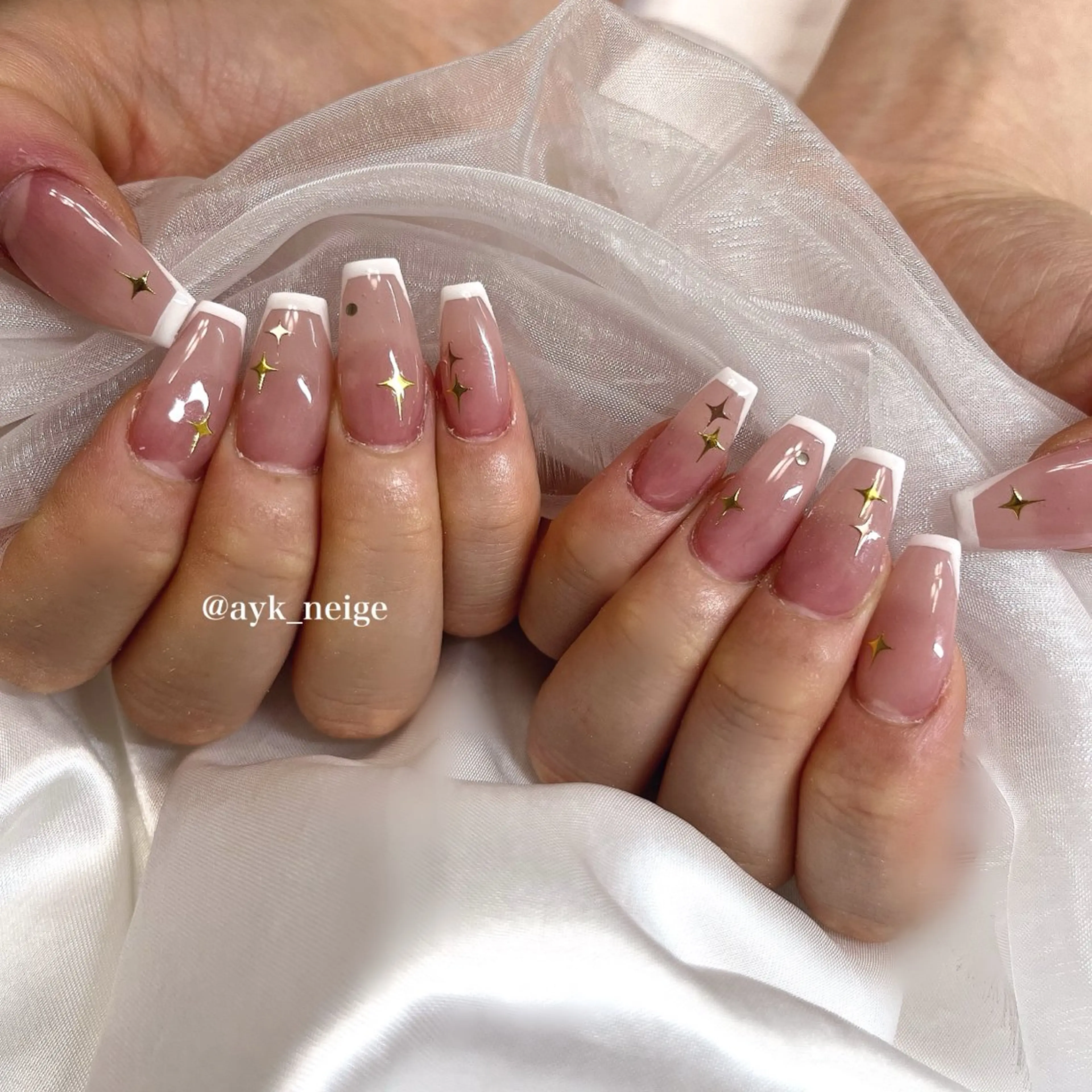 ネイル フットネイル キラキラネイル 韓国ネイル リボン シンプルネイル n'eige nail所属・大谷 綾香のネイルデザイン