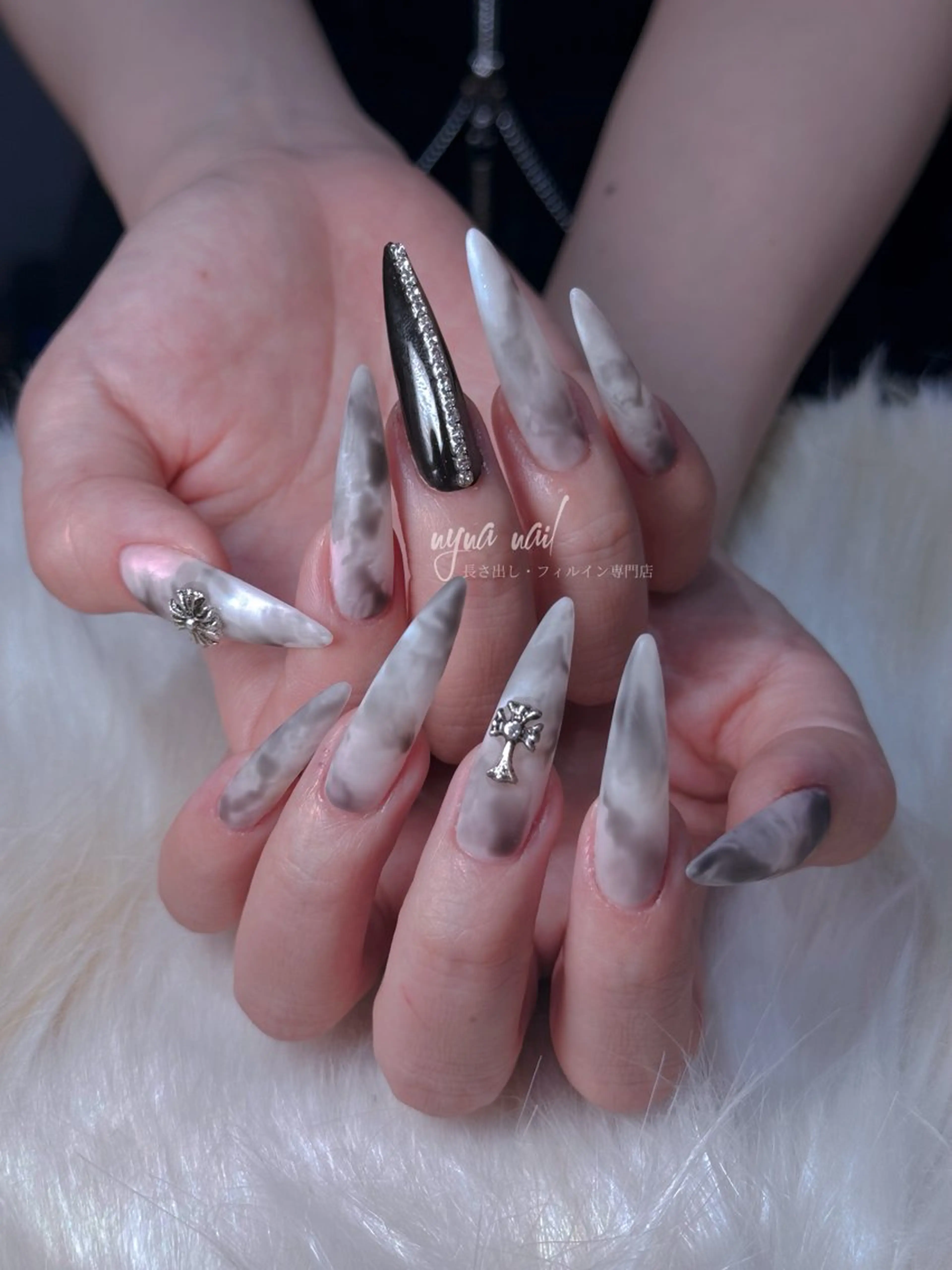 ネイル ハンドネイル 長さ出し専門 nynaのネイルデザイン