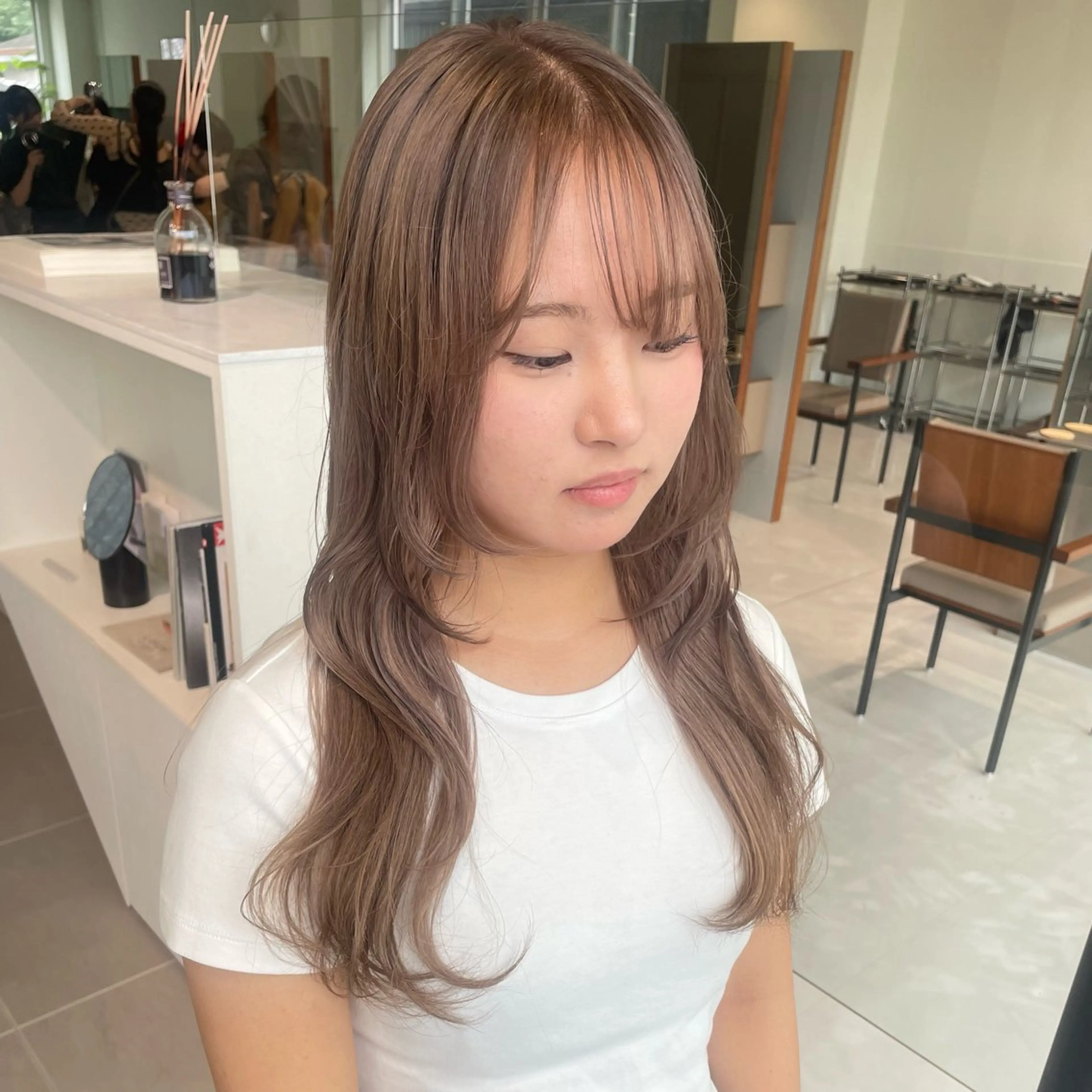 ロング カラー ベージュカラー ブリーチ 透明感カラー ダブルカラー ミルクティーベージュ ヘアカラー トリートメント ブリーチ/レイヤー 🌻Mutsumiのヘアスタイル