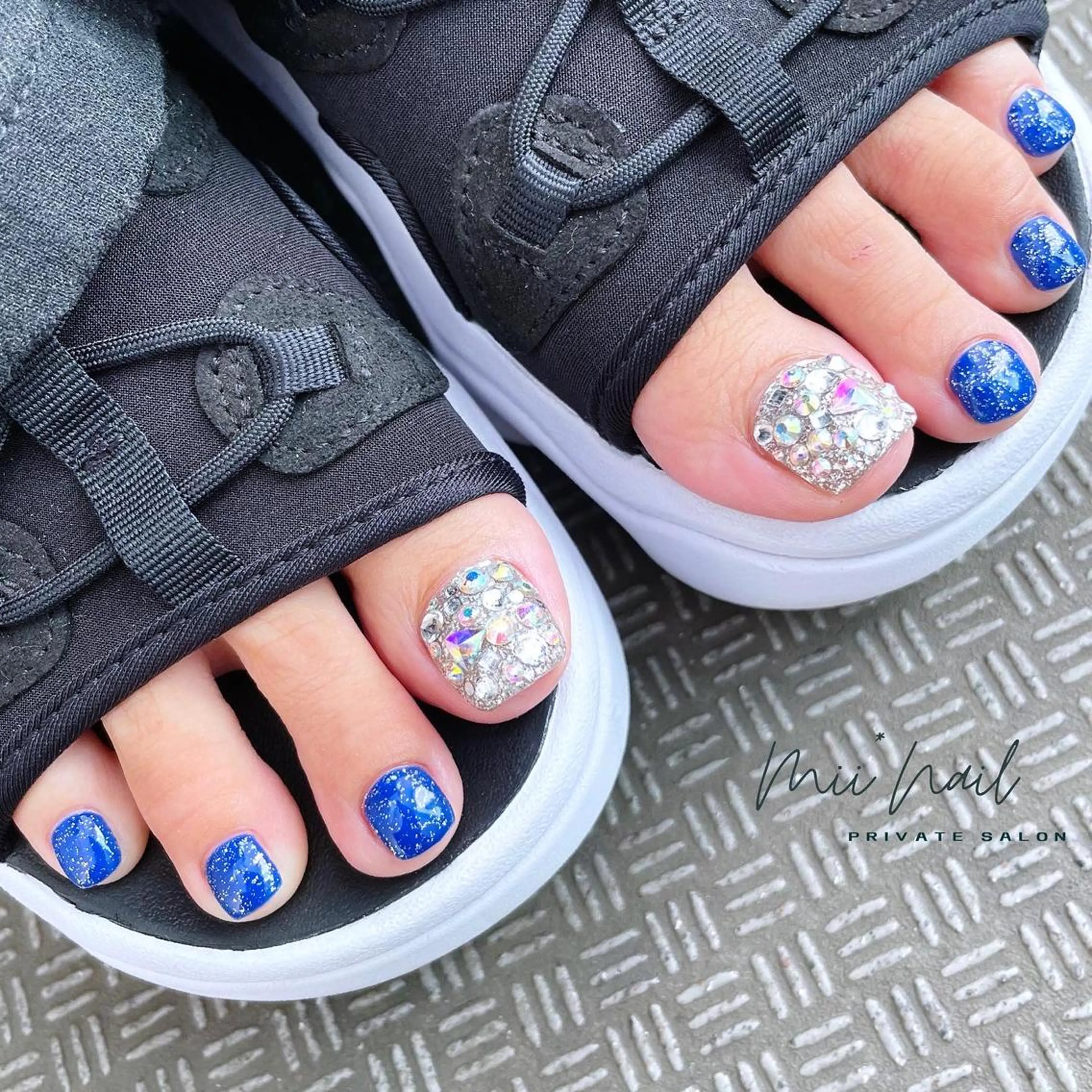 フットシンプルデザイン👣お好きなデザインアート片足1本ずつ(初回オフ無料)の写真