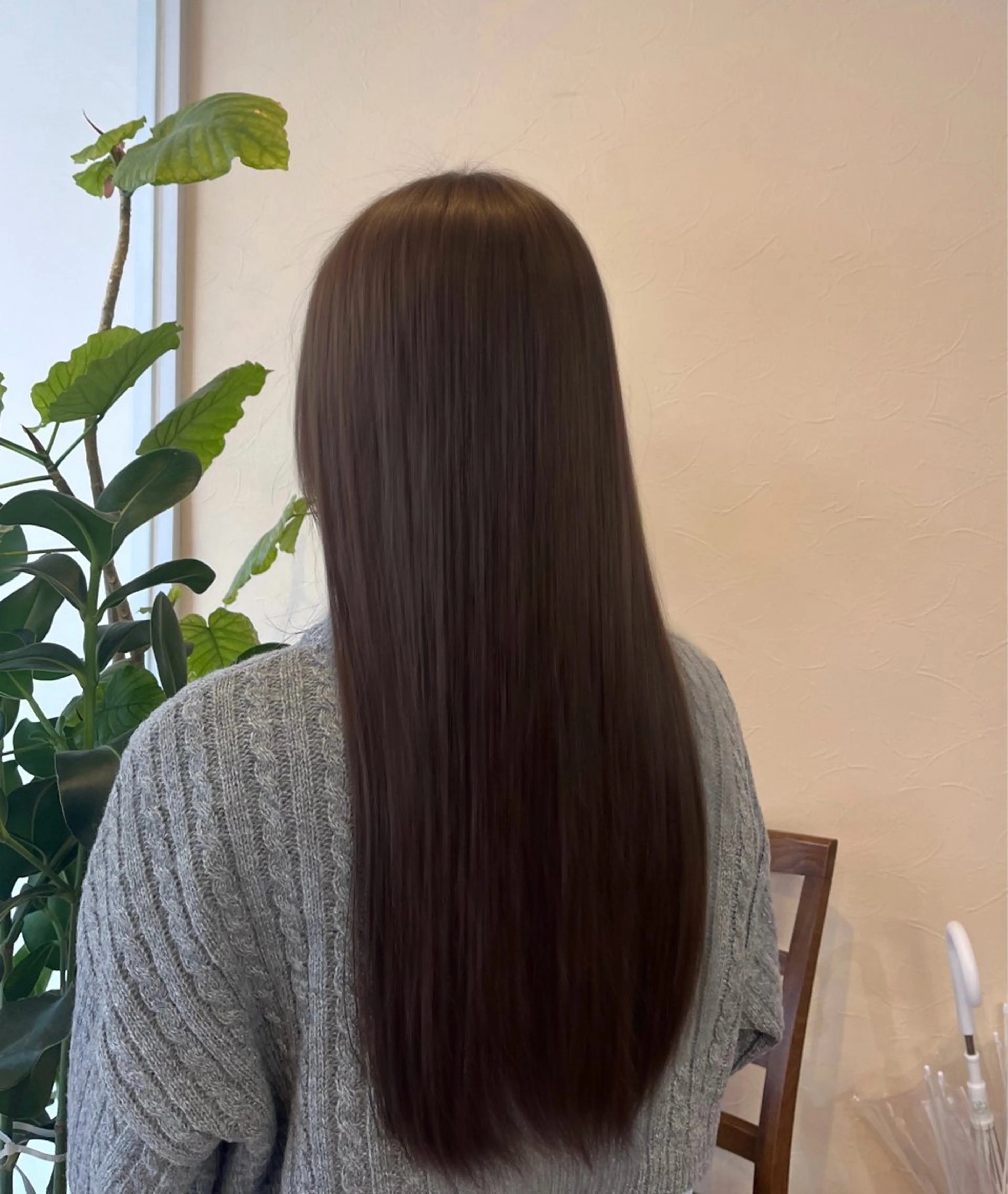 ロング カラー ベージュカラー オリーブベージュ AIRA🎀七隈／ ワンホン／韓国ヘアのヘアスタイル