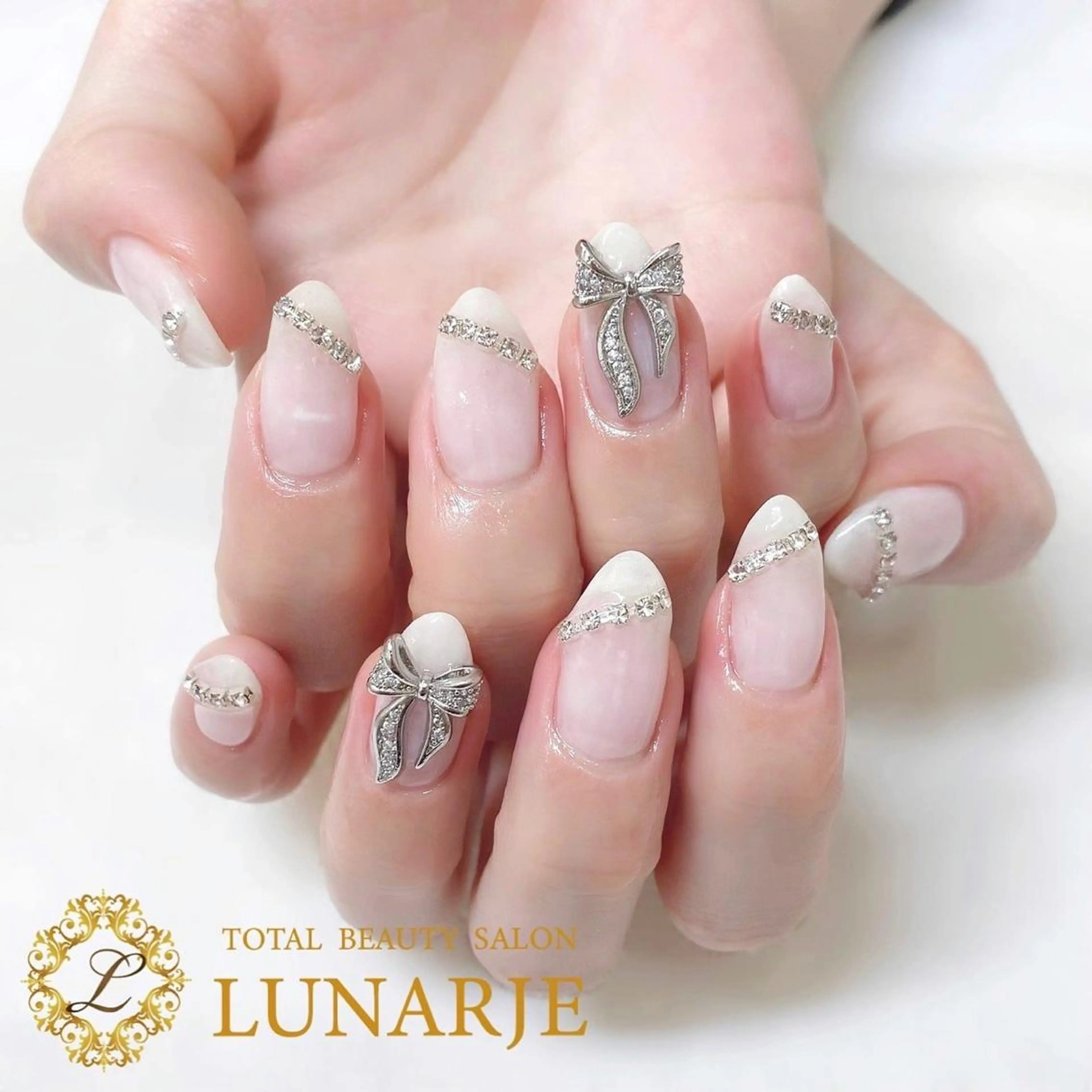 ネイル リボン ブライダルネイル LUNARJE YUKARIのエステ・リラクイメージ