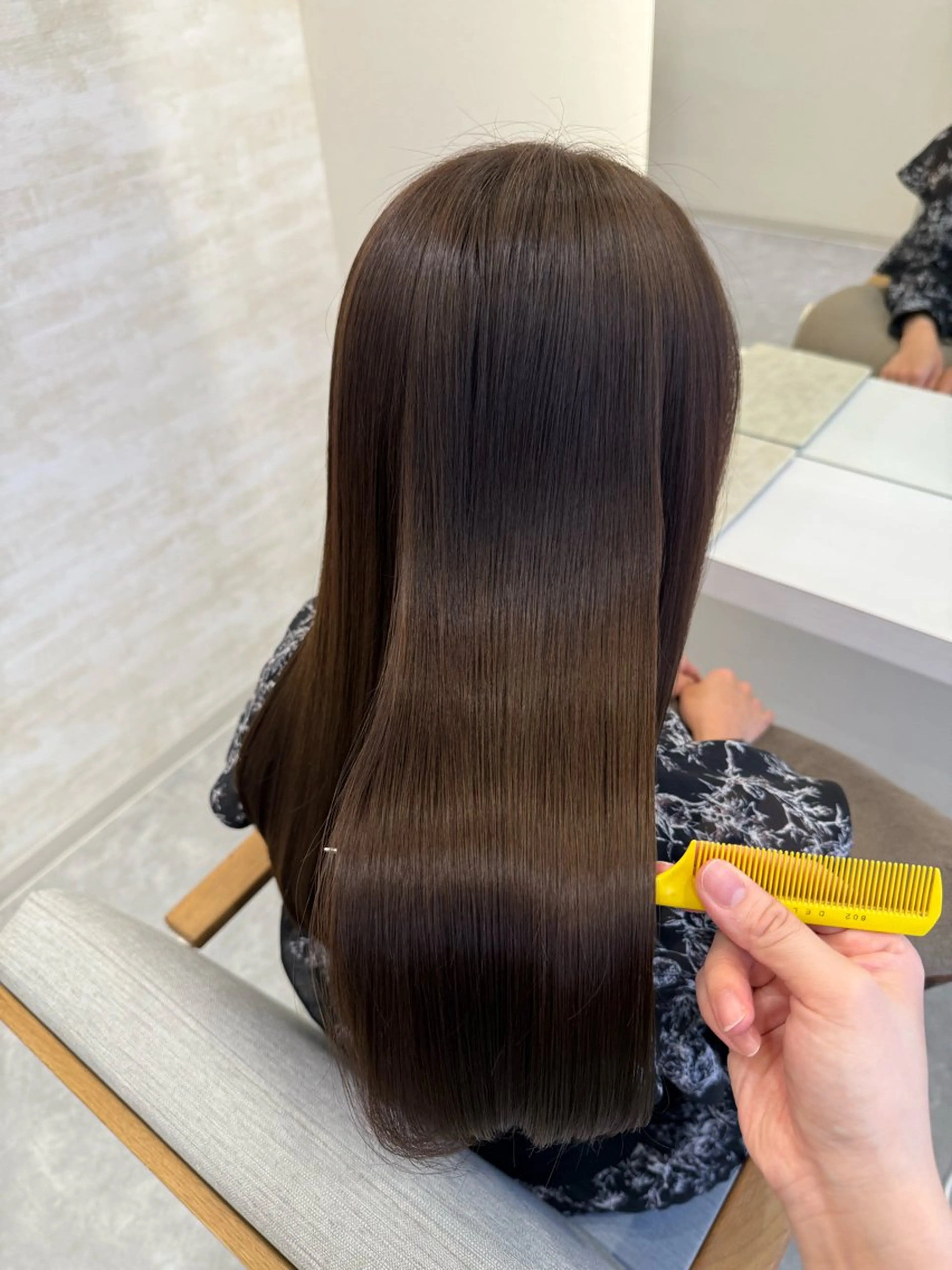 セミロング カラー カット ヘアカラー トリートメント 髪質改善&艶感カラー 🪄岡井美結のヘアスタイル