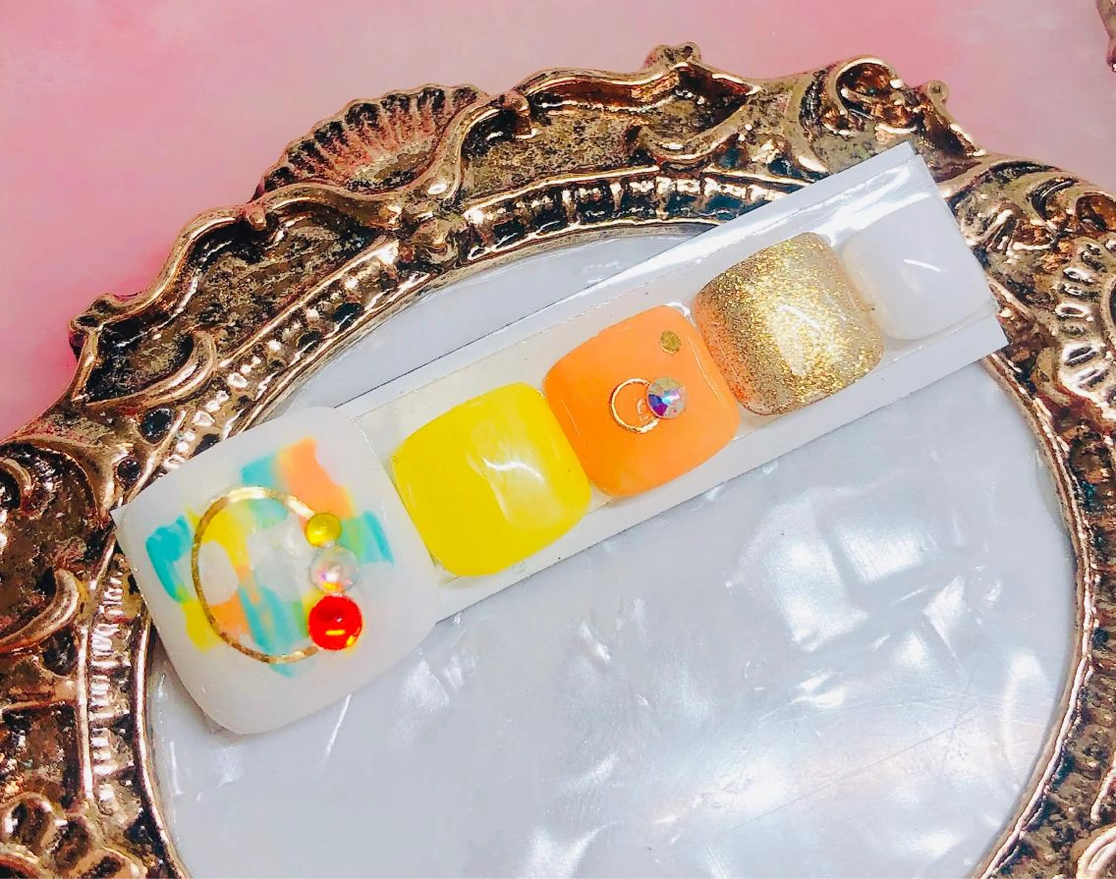 ネイル フットネイル フットネイル CROWN プライベートサロンのネイルデザイン