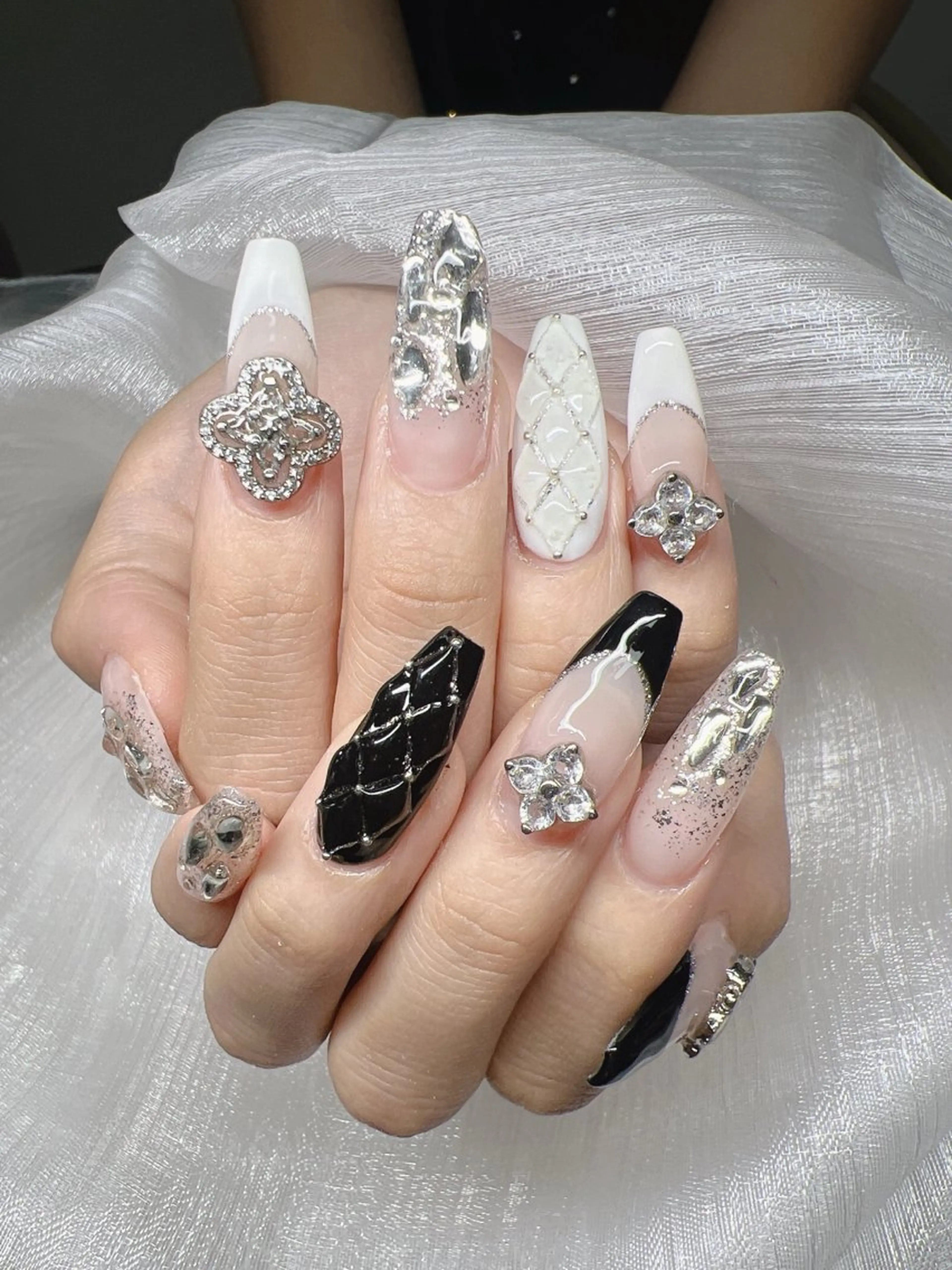 ネイル 長さ出し グラデーション キラキラネイル マグネットネイル ニュアンスネイル Lee Nails チップ長さだし専門店のネイルデザイン