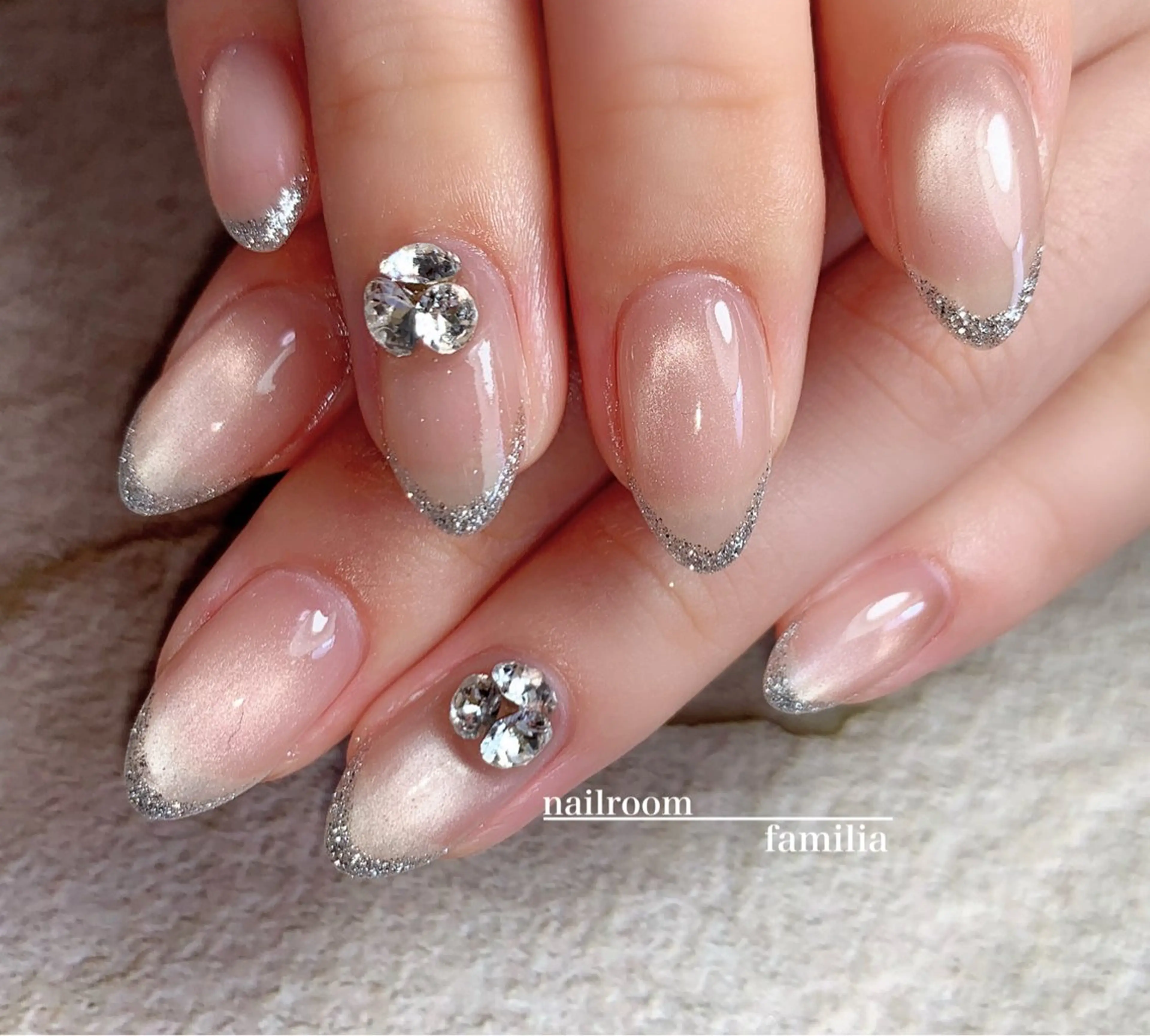 ネイル フレンチネイル ラメ(グリッター) マグネットネイル ハンドネイル -nailroom- familiaのネイルデザイン